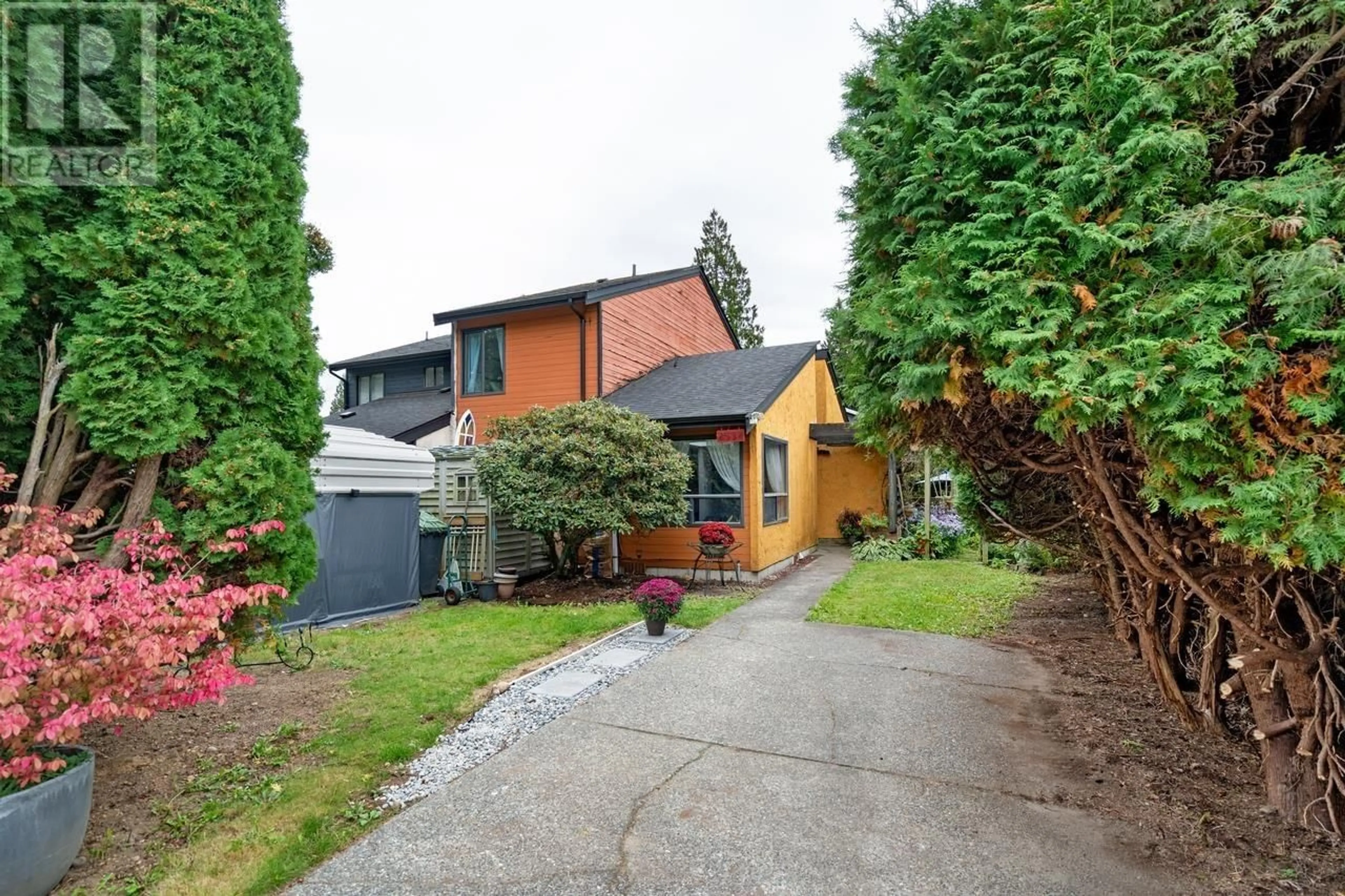 Frontside or backside of a home for 2532 BURIAN DRIVE, Coquitlam British Columbia V3K5W9