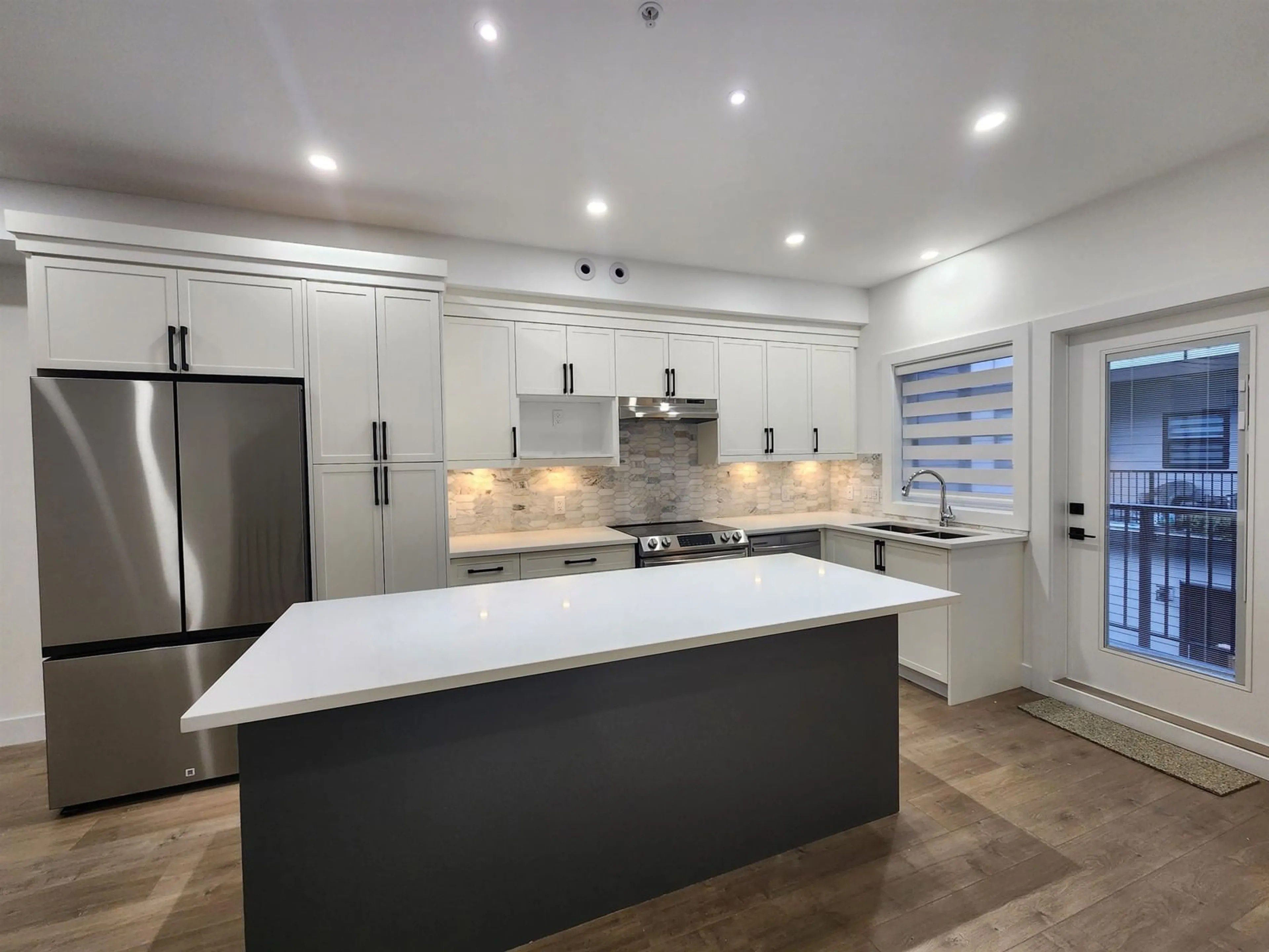 Open concept kitchen for 25 32970 TUNBRIDGE AVENUE, Mission British Columbia V2V6X9