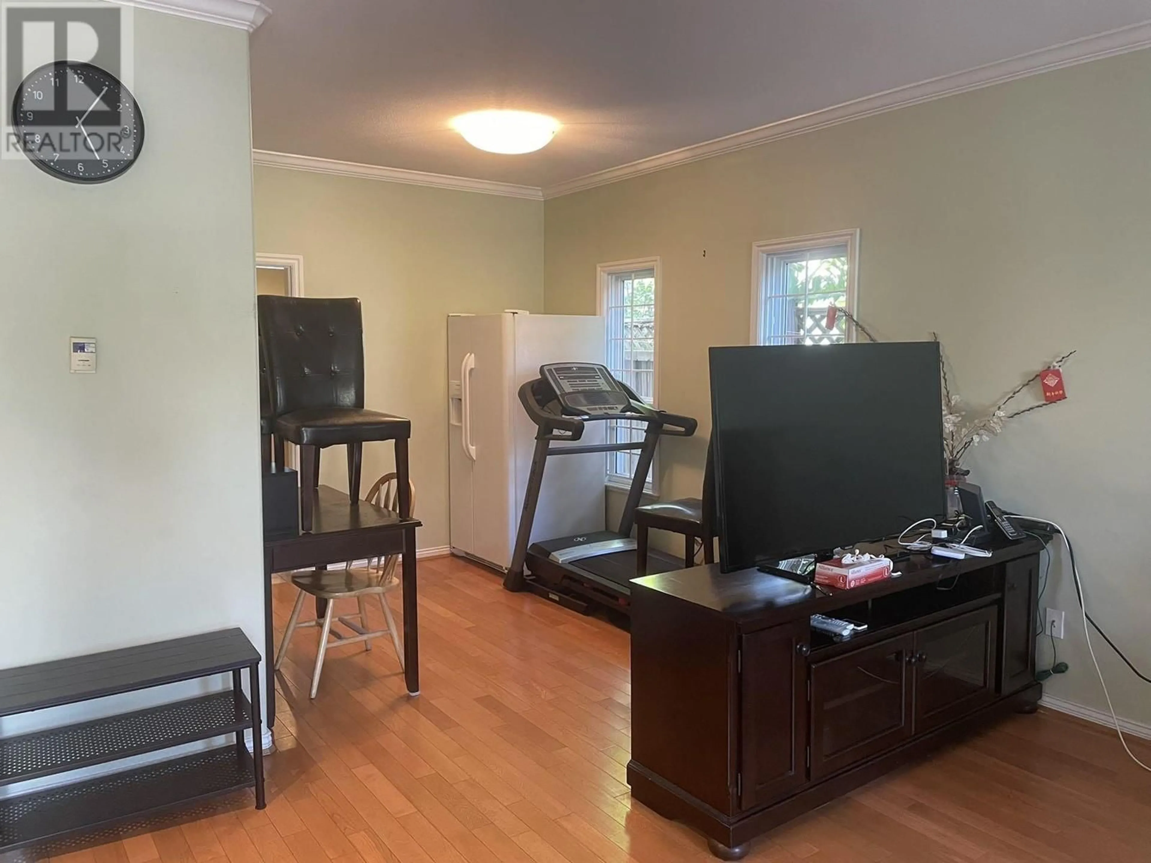 A pic of a room for 6541 DUFFERIN AVENUE, Burnaby British Columbia V5H3T2