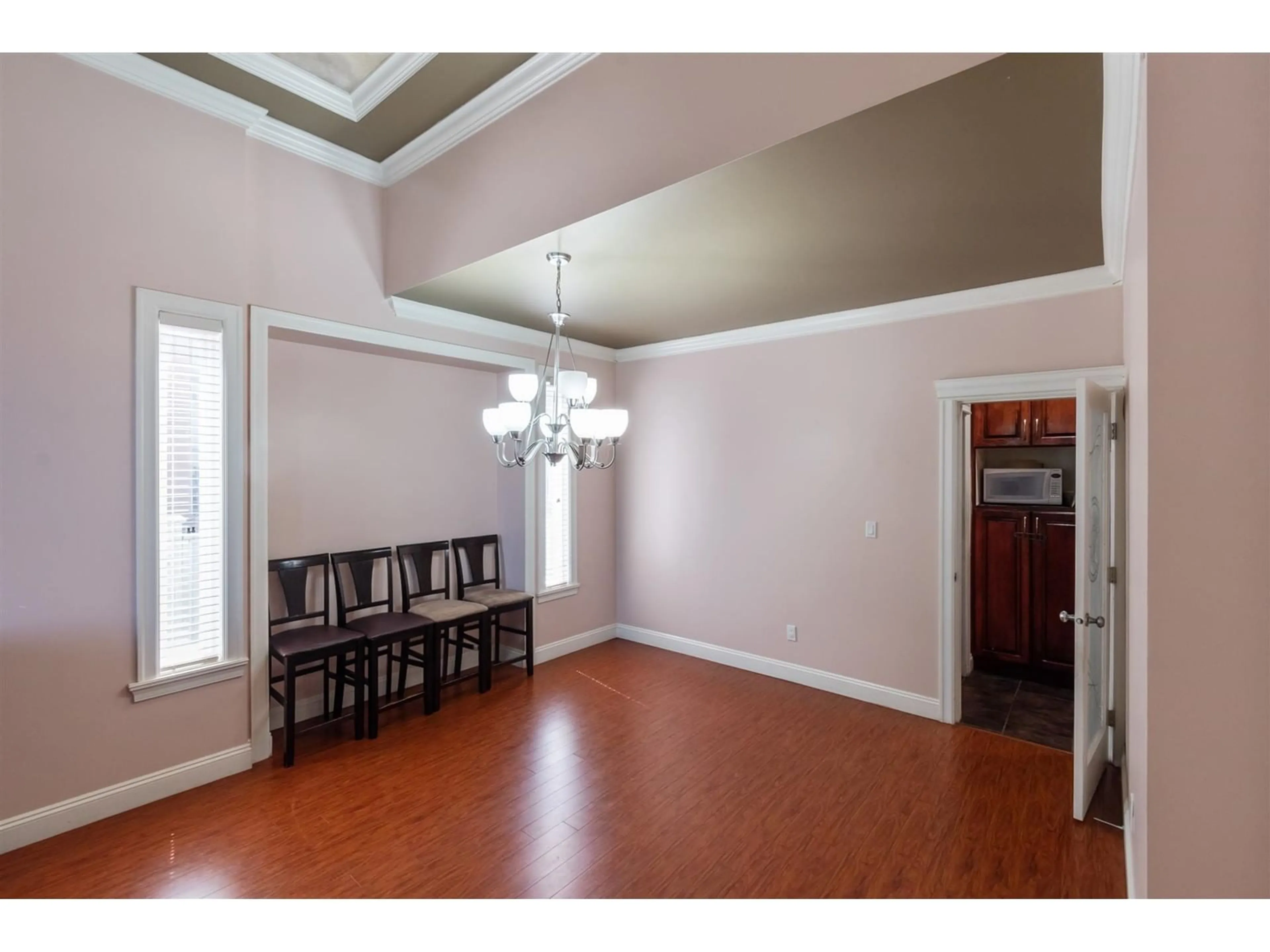 Dining room, wood floors for 7521 149 STREET, Surrey British Columbia V3S0V1