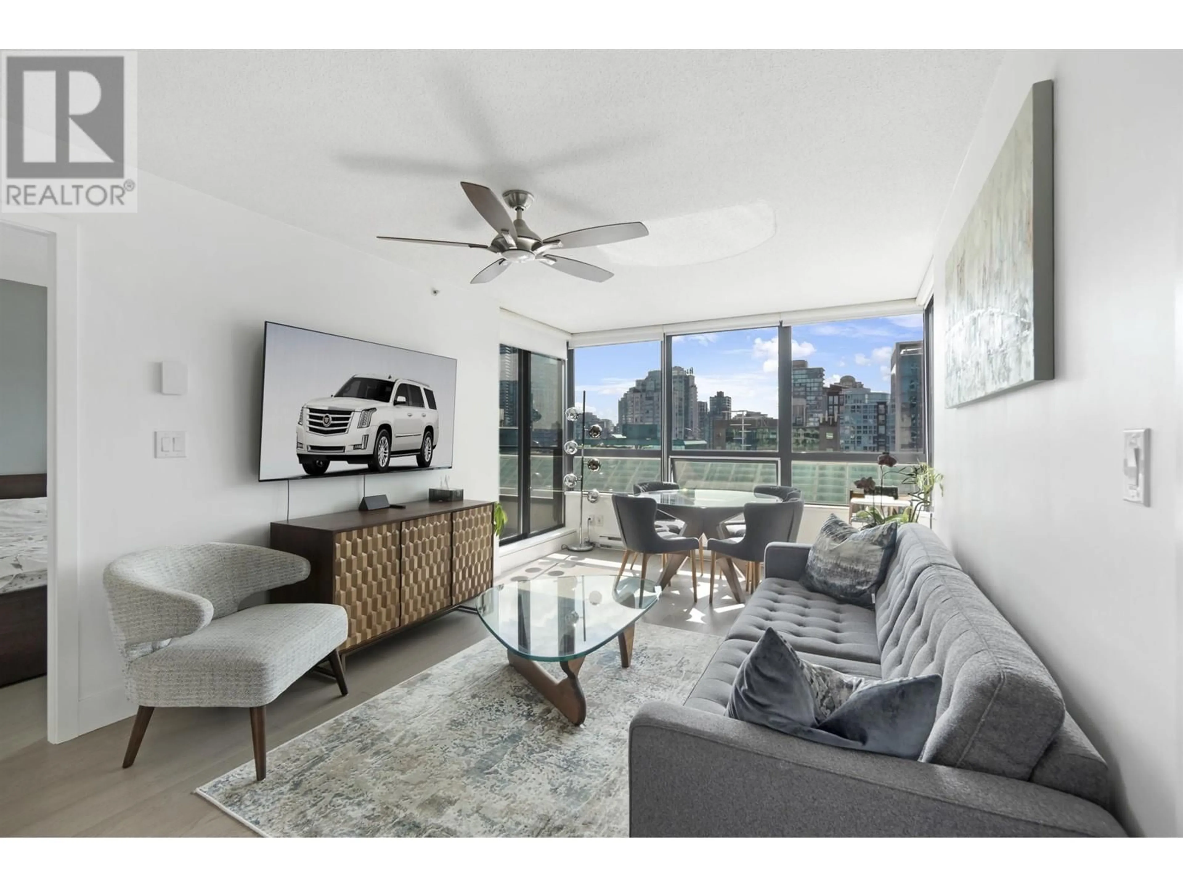 Living room, wood floors for 1305 938 SMITHE STREET, Vancouver British Columbia V6Z3H8