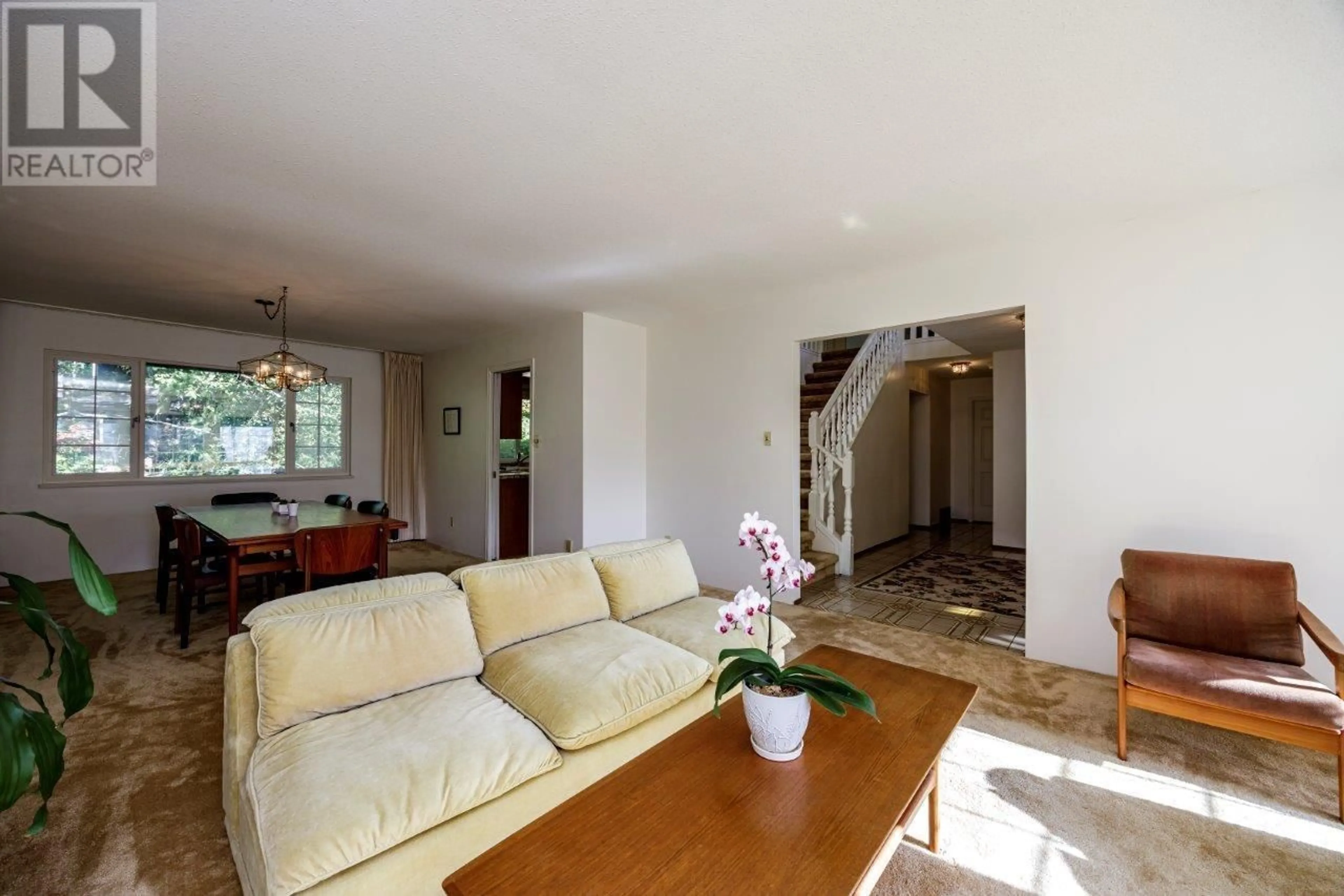 Living room, wood floors for 5515 CLIFFRIDGE PLACE, North Vancouver British Columbia V7R4S2