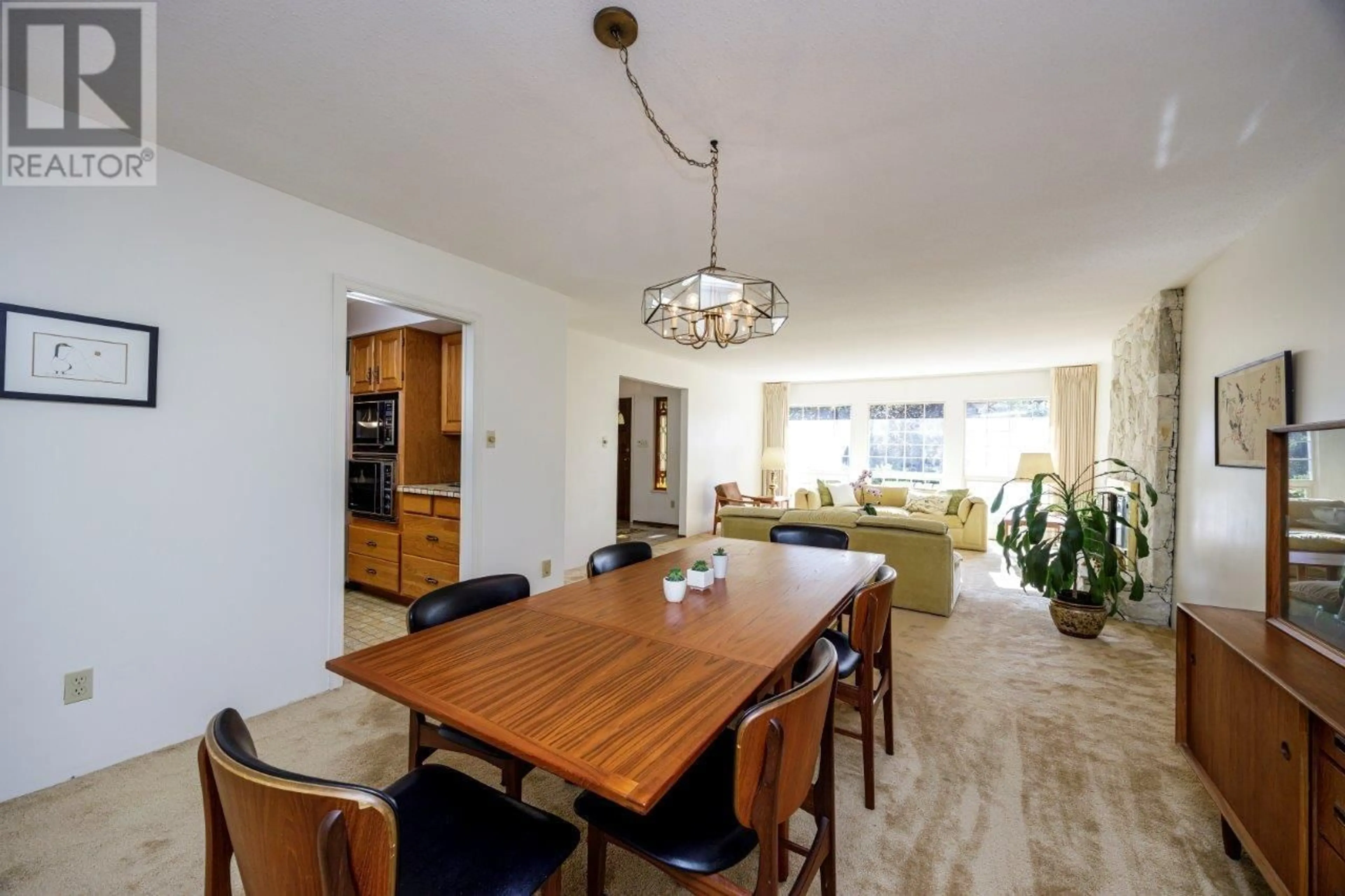 Dining room, wood floors, cottage for 5515 CLIFFRIDGE PLACE, North Vancouver British Columbia V7R4S2