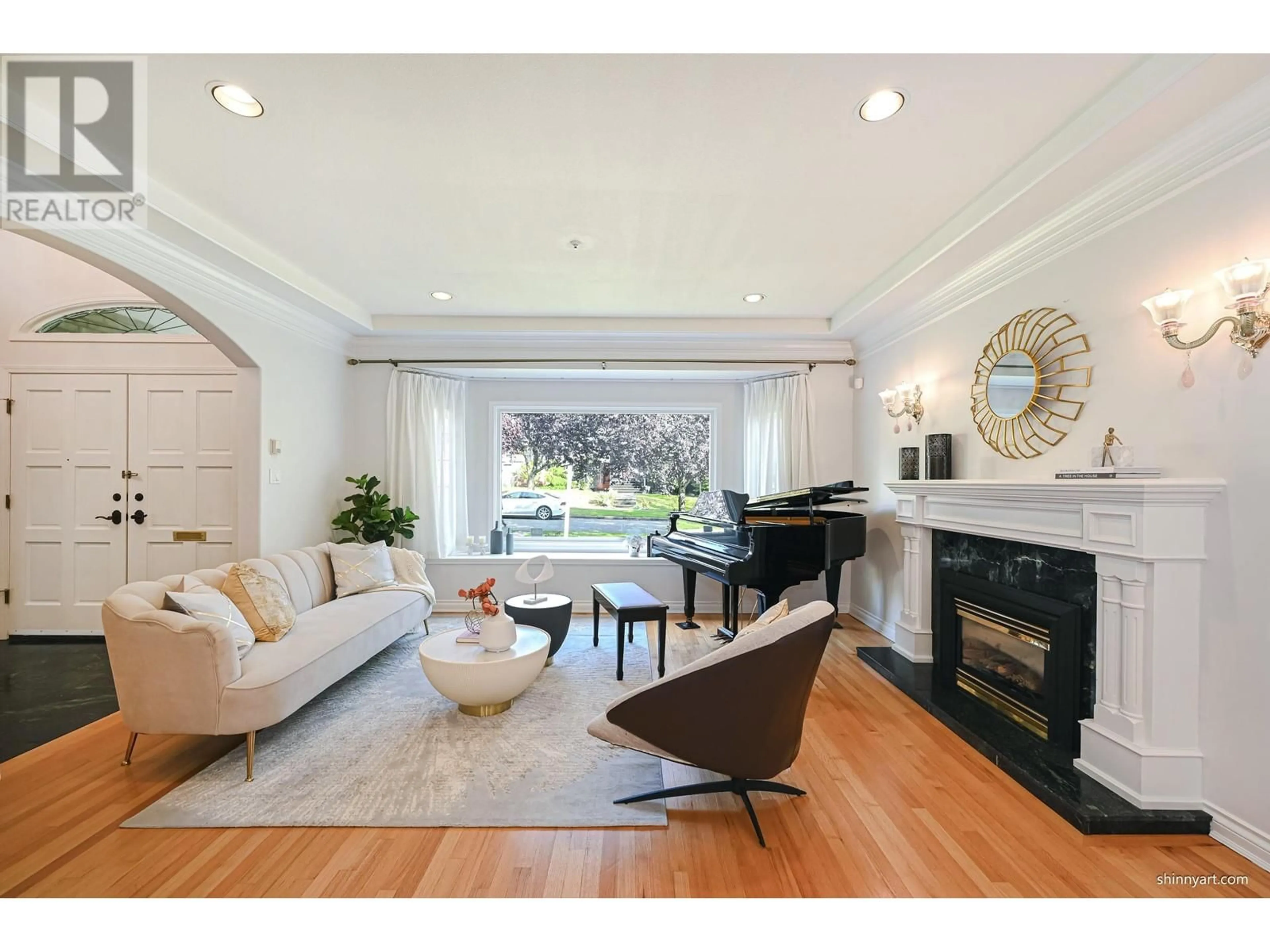 Living room, wood floors for 6729 WILTSHIRE STREET, Vancouver British Columbia V6P5H1