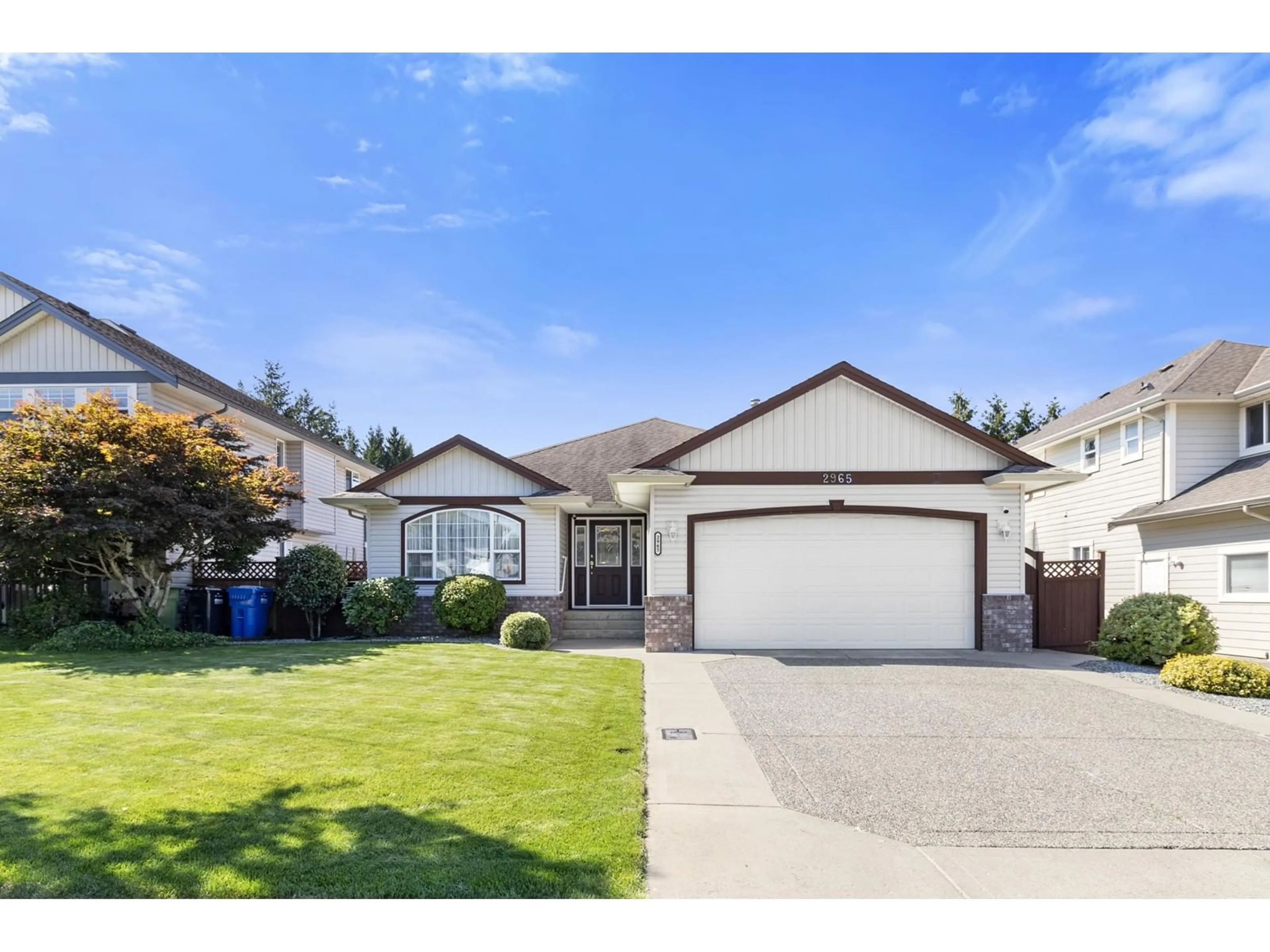 Frontside or backside of a home, the street view for 2965 WHISTLE DRIVE, Abbotsford British Columbia V4X2R8