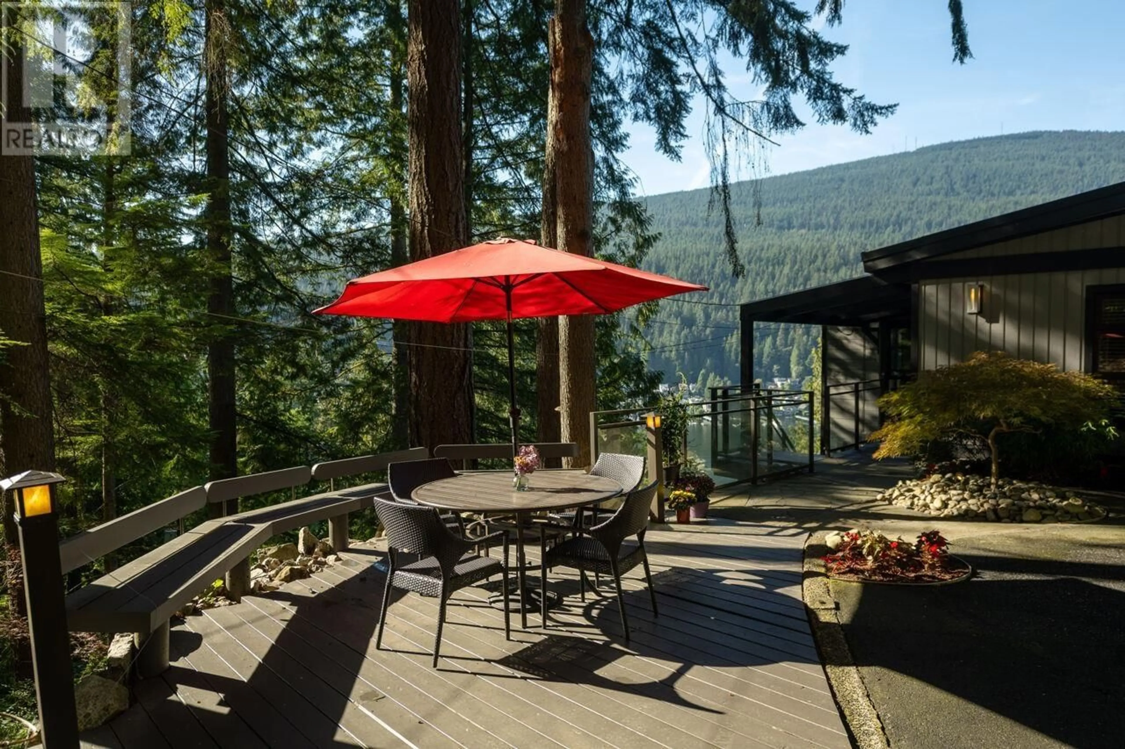 Patio, cottage for 4682 EASTRIDGE ROAD, North Vancouver British Columbia V7G1K4