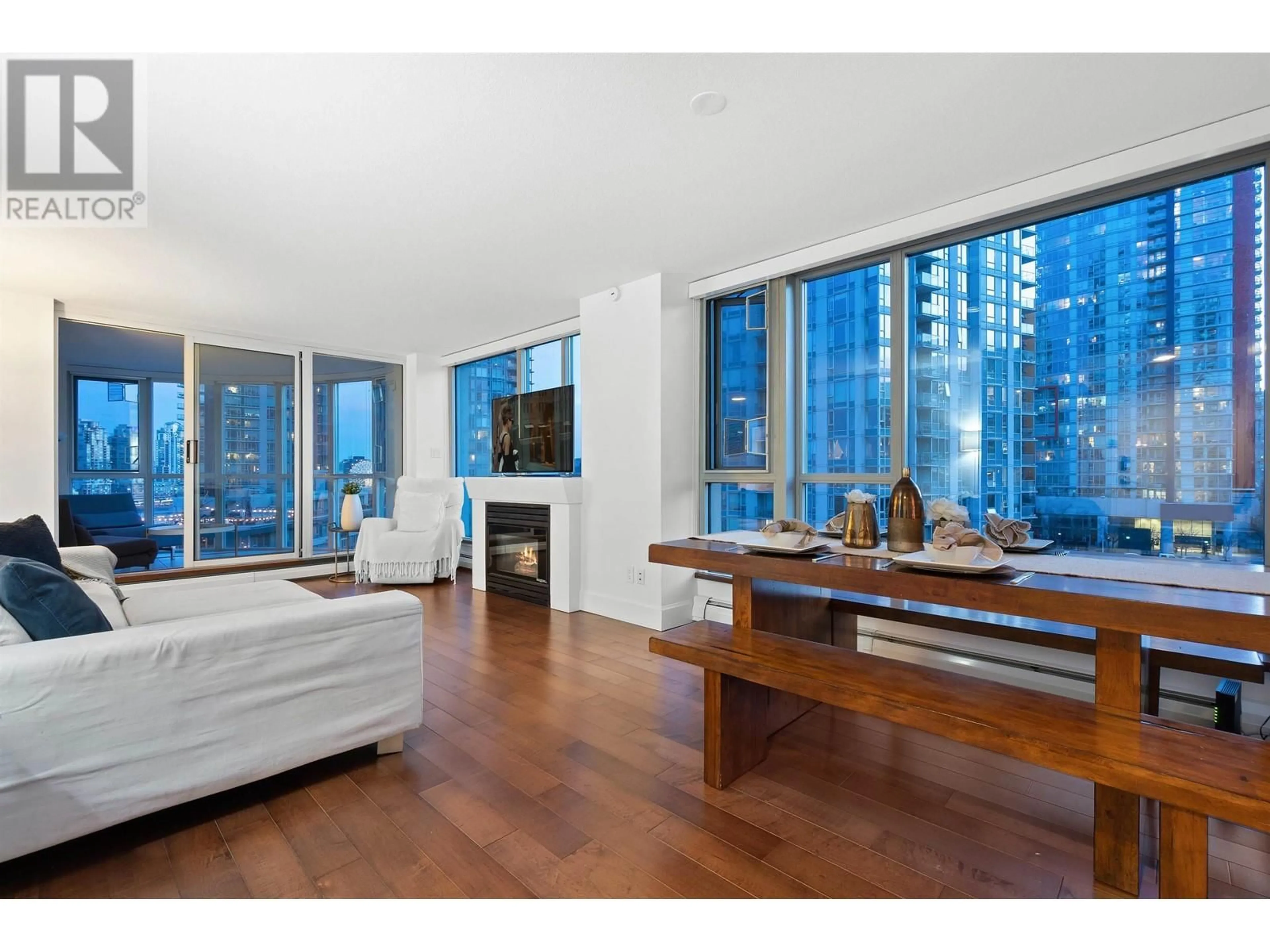 Living room, wood floors for 904 183 KEEFER PLACE STREET, Vancouver British Columbia V6B6B9