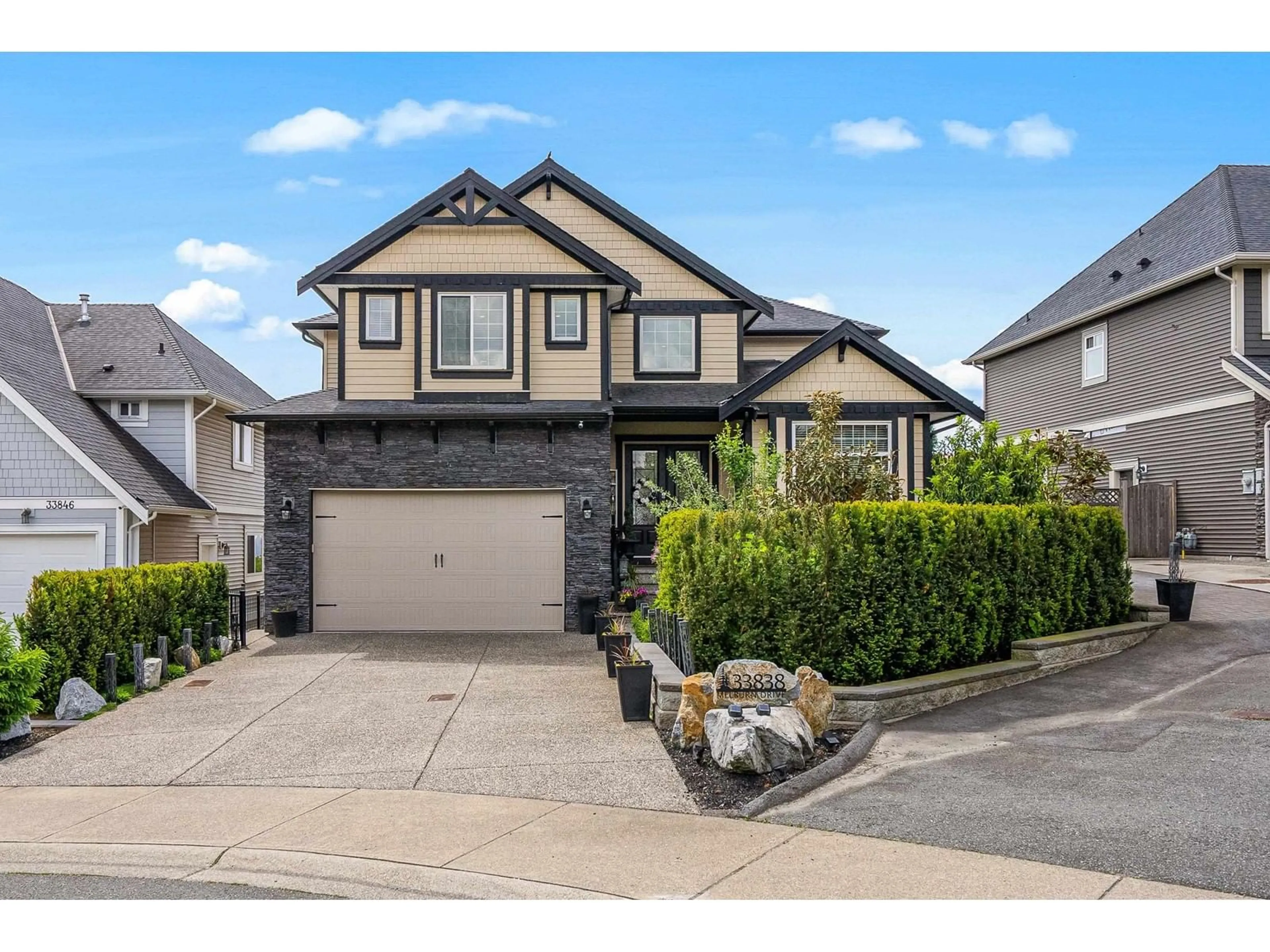 Frontside or backside of a home, the street view for 33838 MELBURN DRIVE, Mission British Columbia V2V7S2