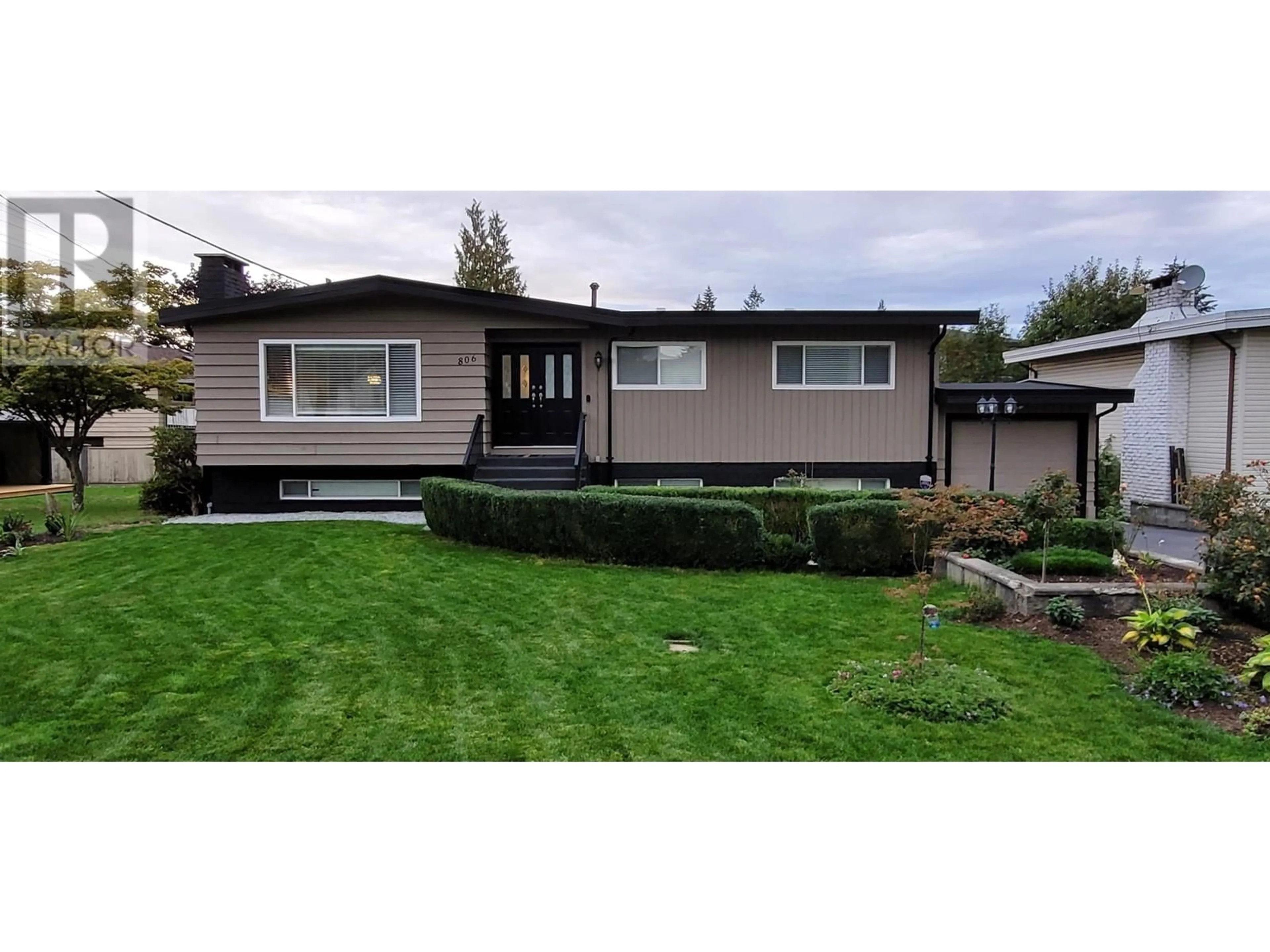 Home with vinyl exterior material for 806 ST LAURENCE STREET, Coquitlam British Columbia V3J6G8