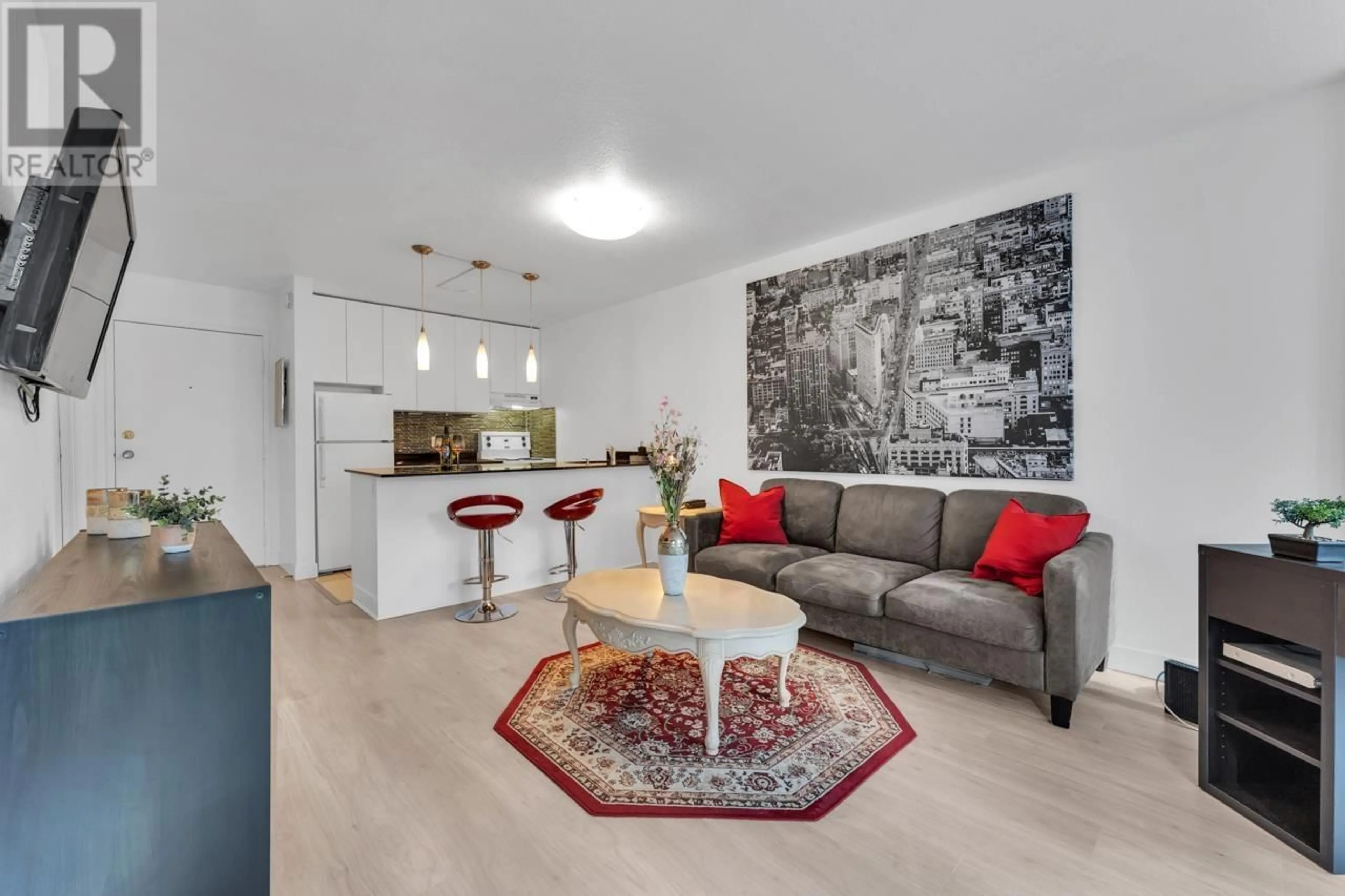 Living room, wood floors for 403 1333 HORNBY STREET, Vancouver British Columbia V6Z2C1