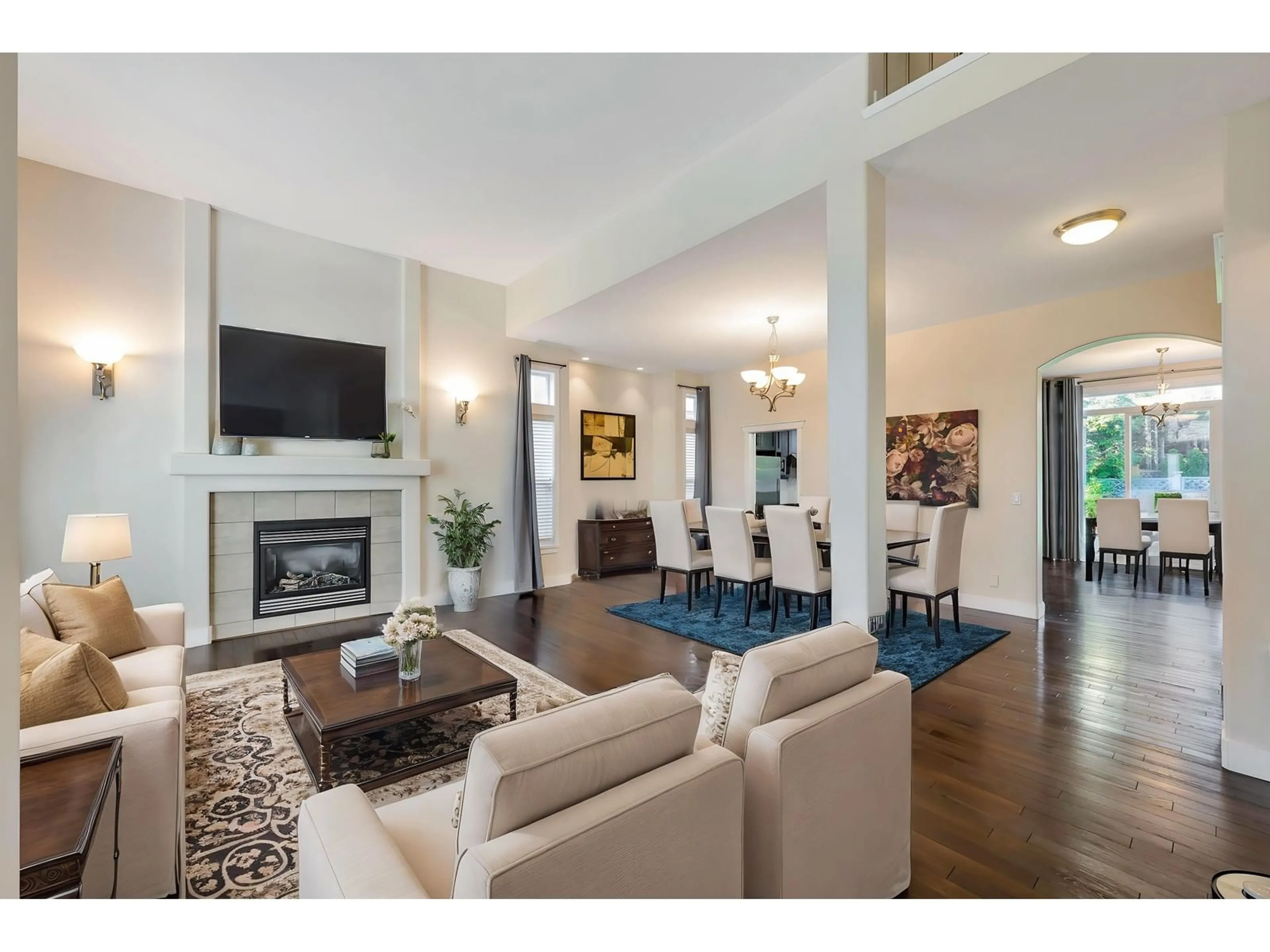 Living room, wood floors for 15419 34 AVENUE, Surrey British Columbia V3Z0K6