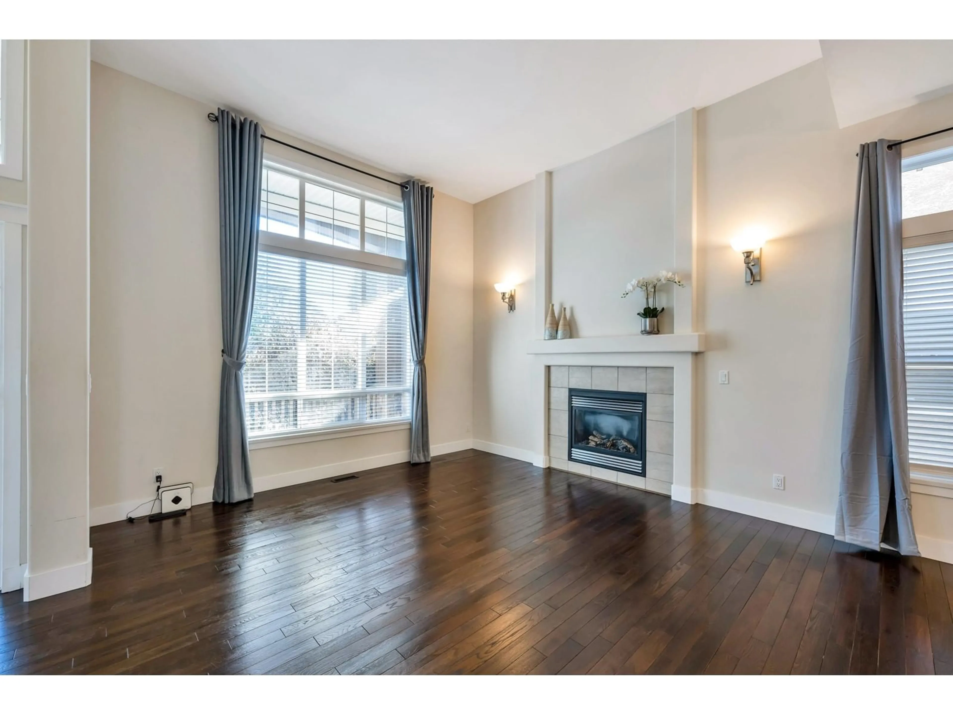 A pic of a room, wood floors for 15419 34 AVENUE, Surrey British Columbia V3Z0K6