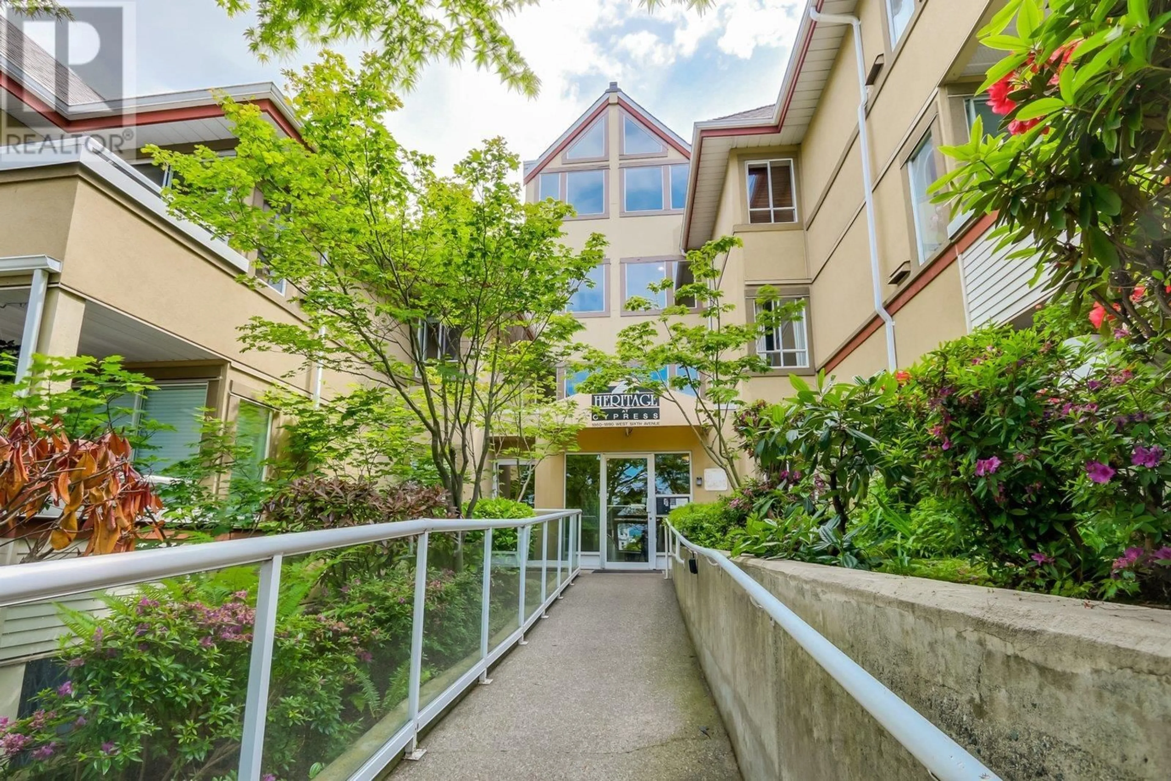 A pic from exterior of the house or condo, the front or back of building for 103 1870 W 6TH AVENUE, Vancouver British Columbia V6J1R6