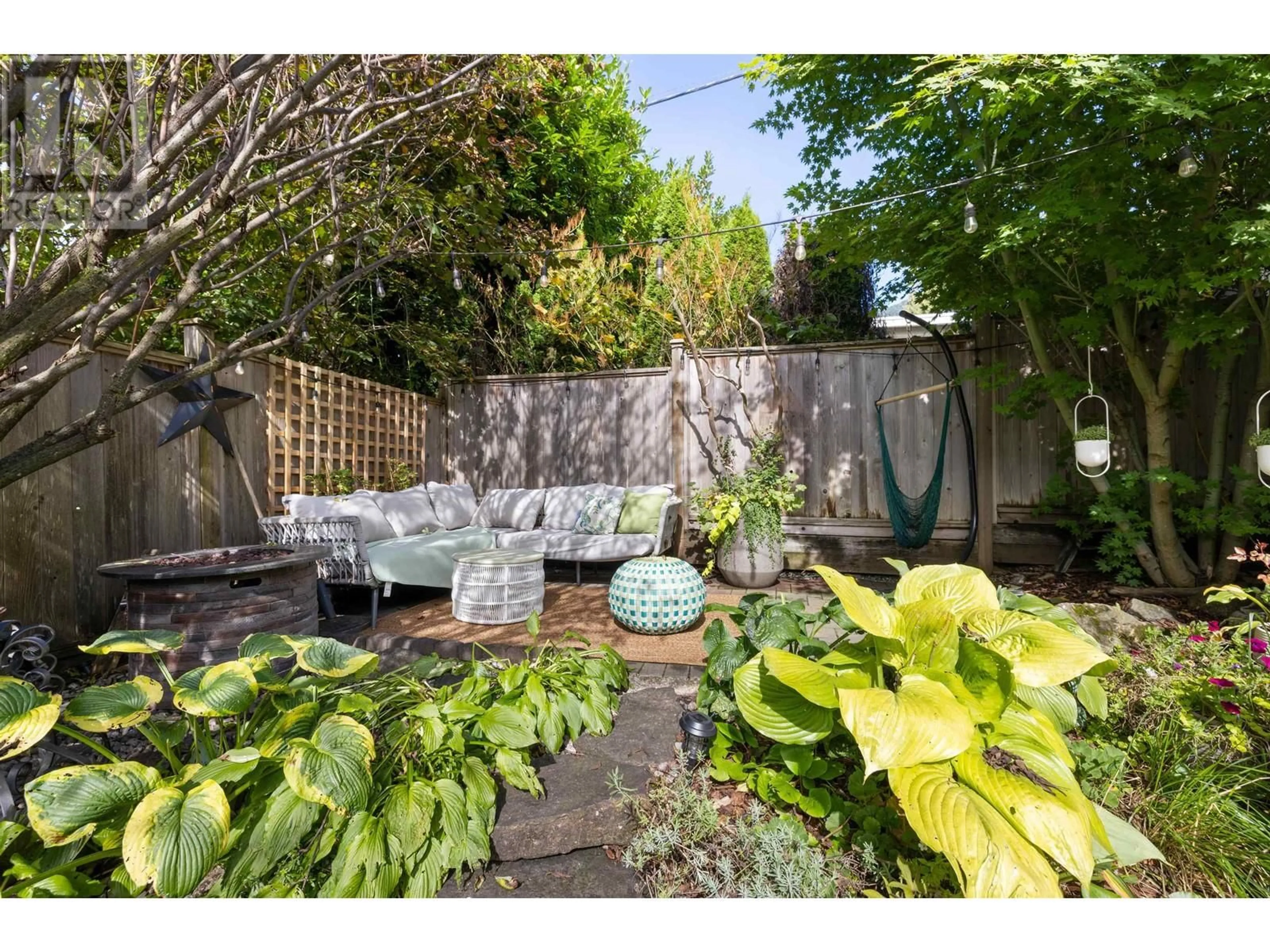 Patio, the fenced backyard for 920 MONTROYAL BOULEVARD, North Vancouver British Columbia V7R2H1