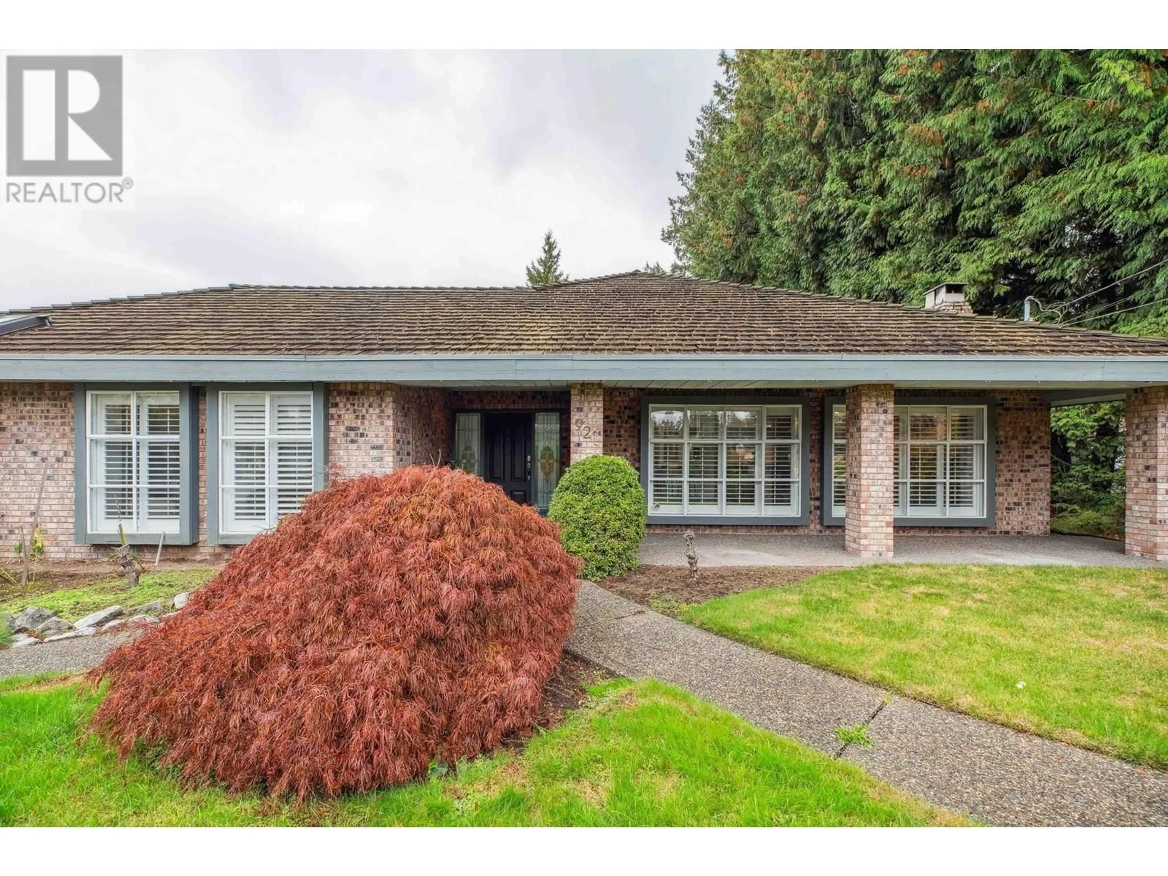 Frontside or backside of a home for 921 COTTONWOOD AVENUE, Coquitlam British Columbia V3J2S9