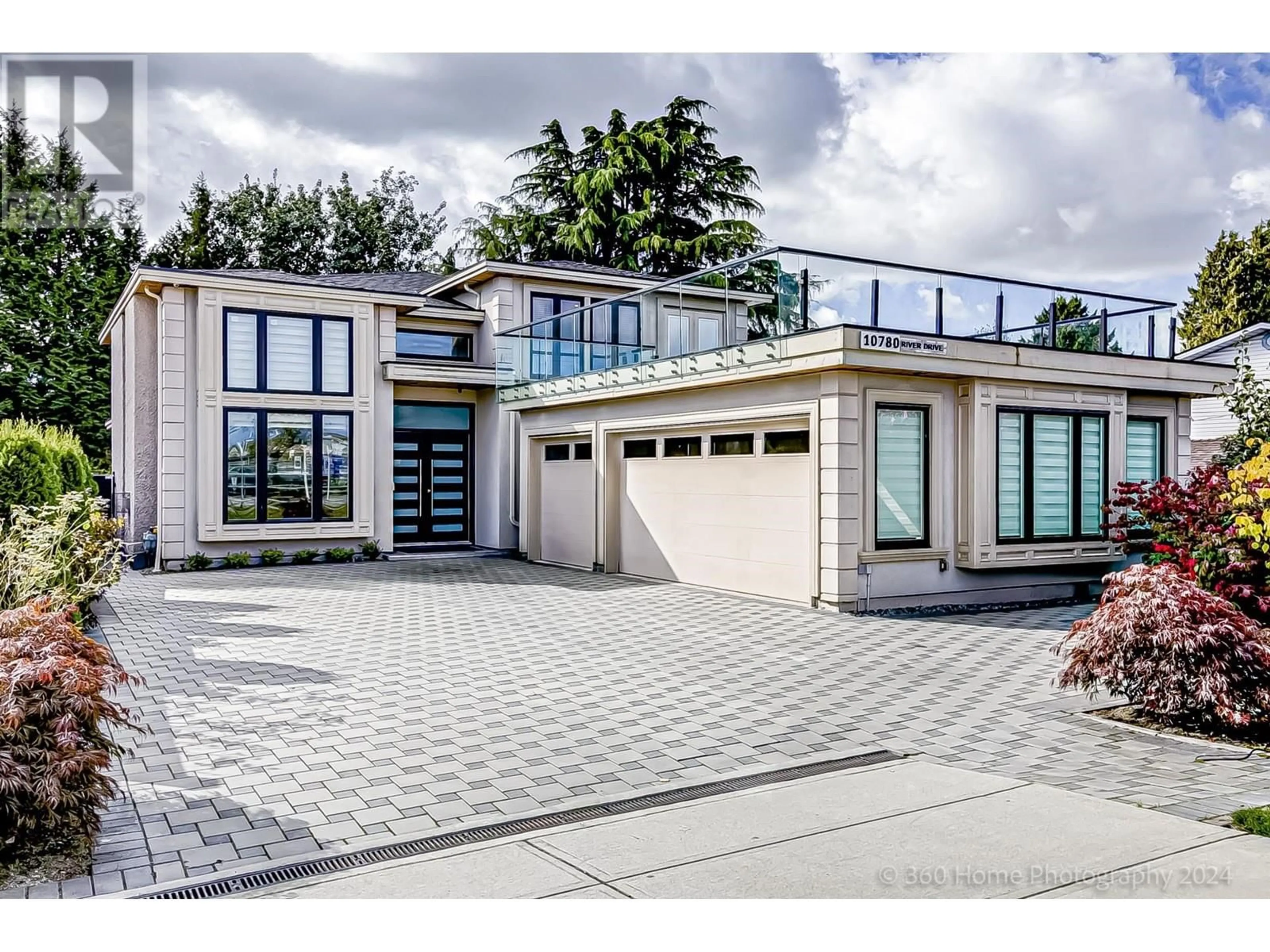 Frontside or backside of a home, the street view for 10780 RIVER DRIVE, Richmond British Columbia V6X1Z4