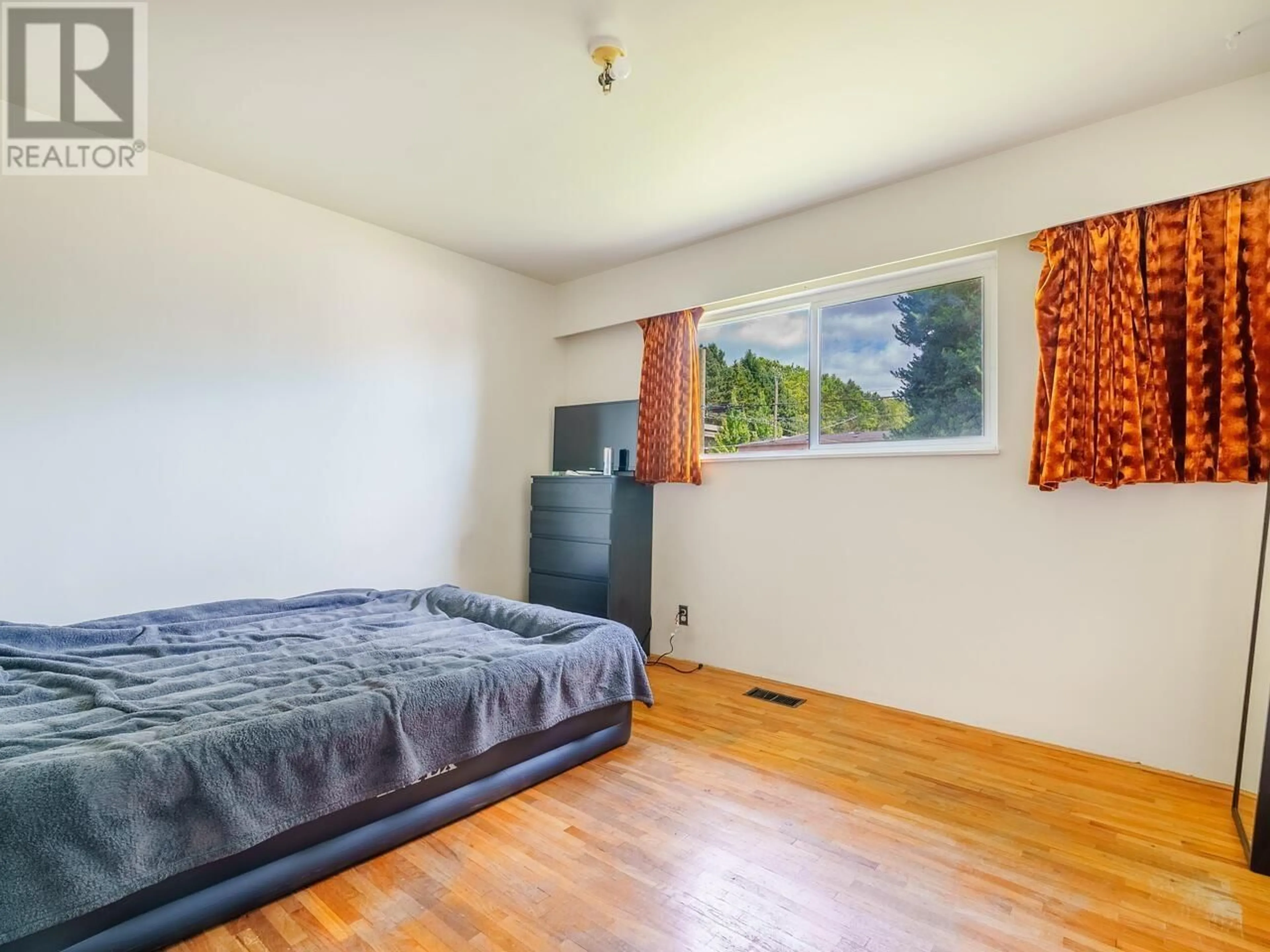 A pic of a room, unknown floor for 4863 RUPERT STREET, Vancouver British Columbia V5R2J6