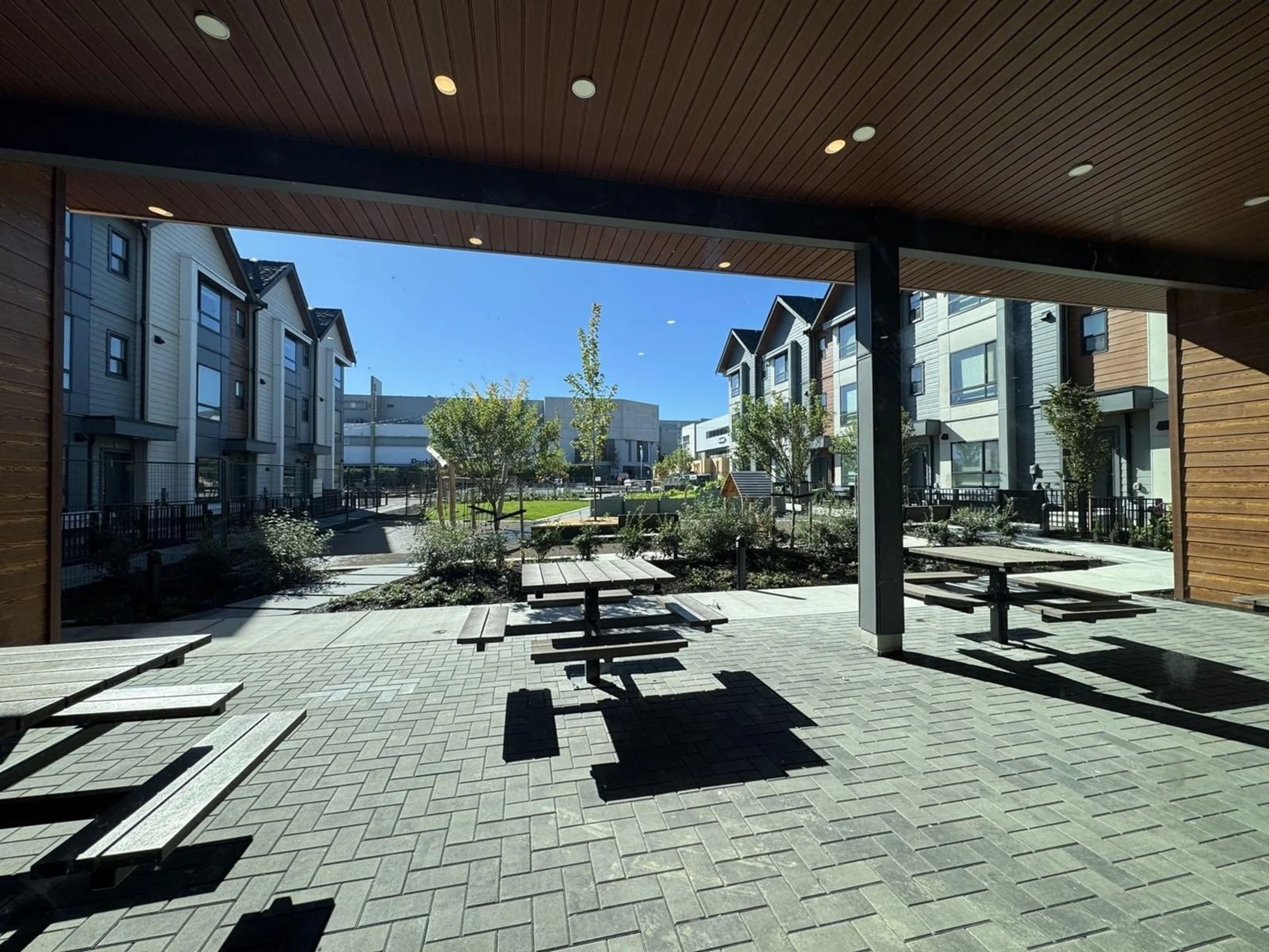 Patio, the front or back of building for 22 30530 CARDINAL AVENUE, Abbotsford British Columbia V2T0L5