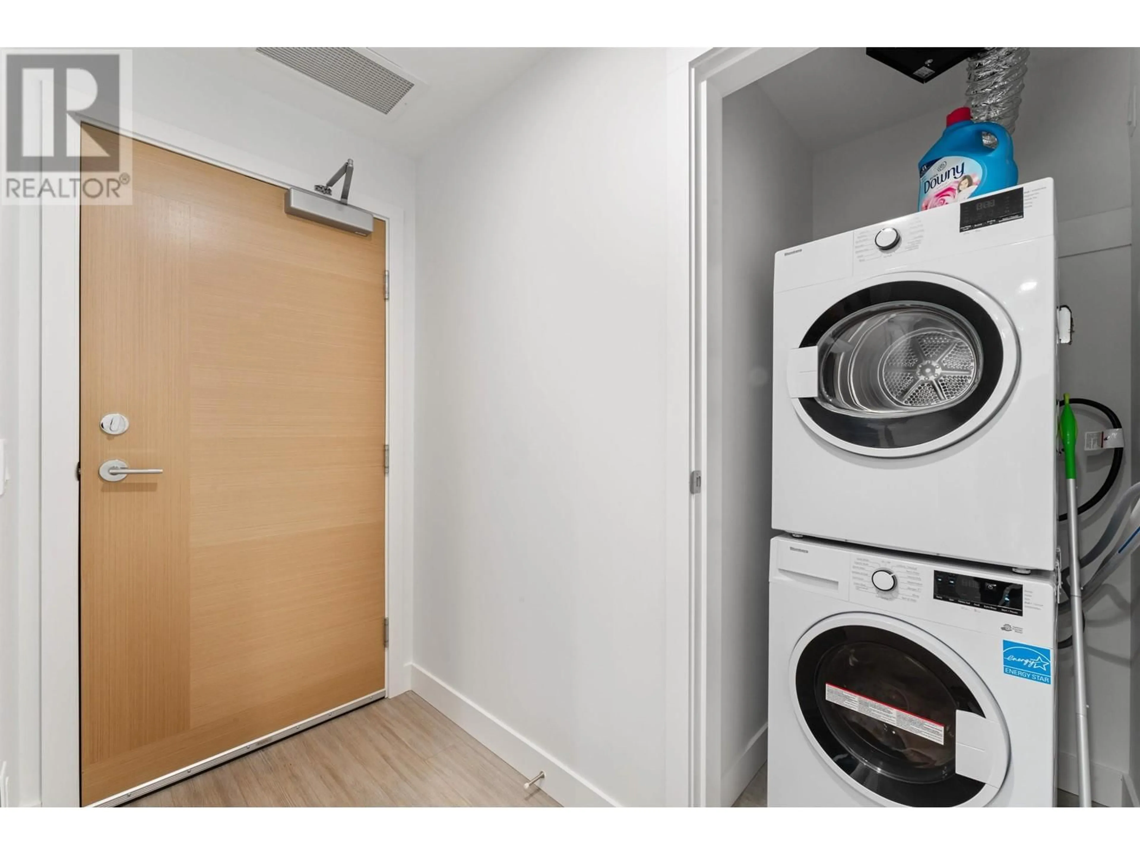 Laundry room for 504 - 6398 SILVER AVENUE, Burnaby British Columbia V5H0K7