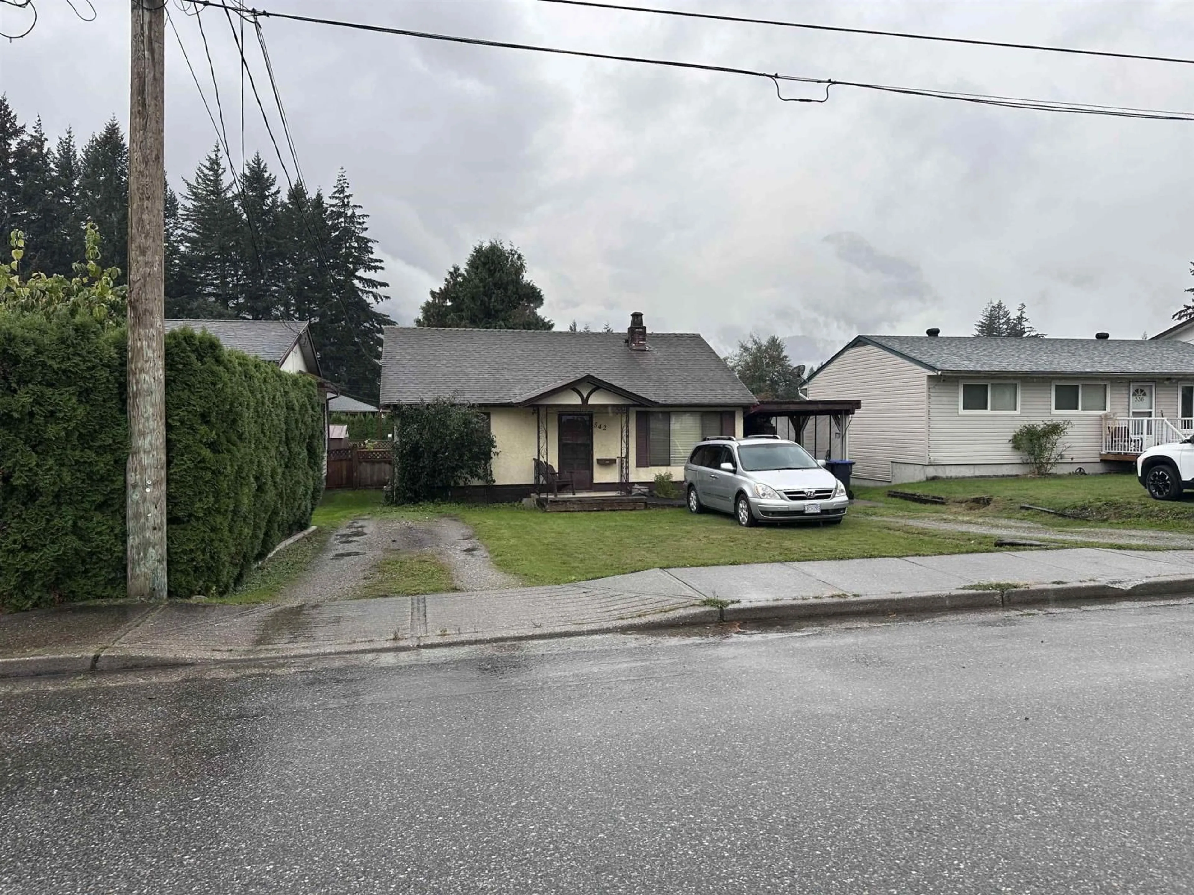 Frontside or backside of a home, the street view for 542 STUART STREET, Hope British Columbia V0X1L0