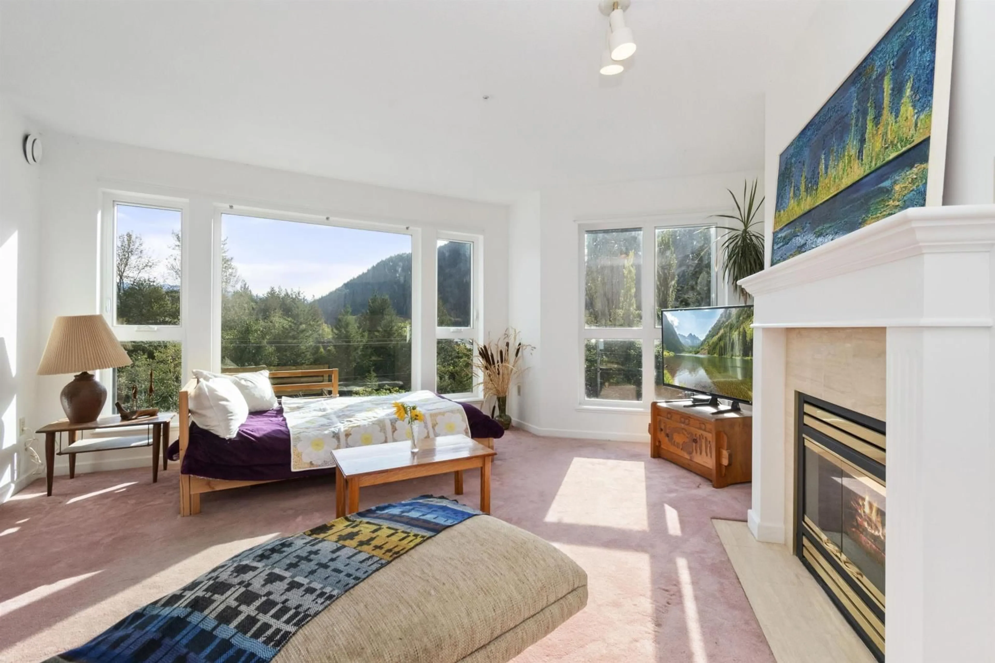 Living room, wood floors for 317 378 ESPLANADE AVENUE, Harrison Hot Springs British Columbia V0M1K0