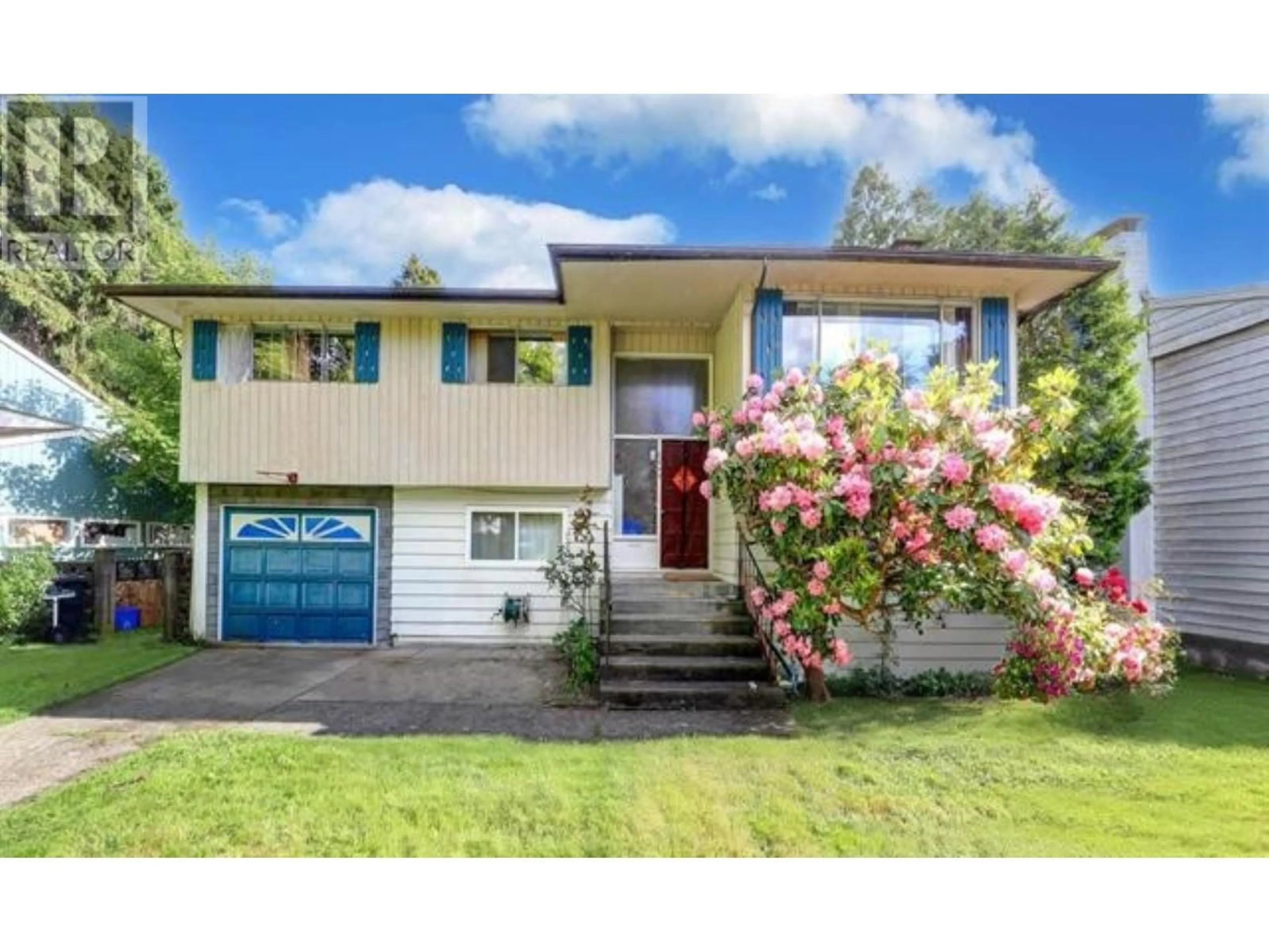 Home with vinyl exterior material, street for 8844 COOK CRESCENT, Richmond British Columbia V6Y1X2