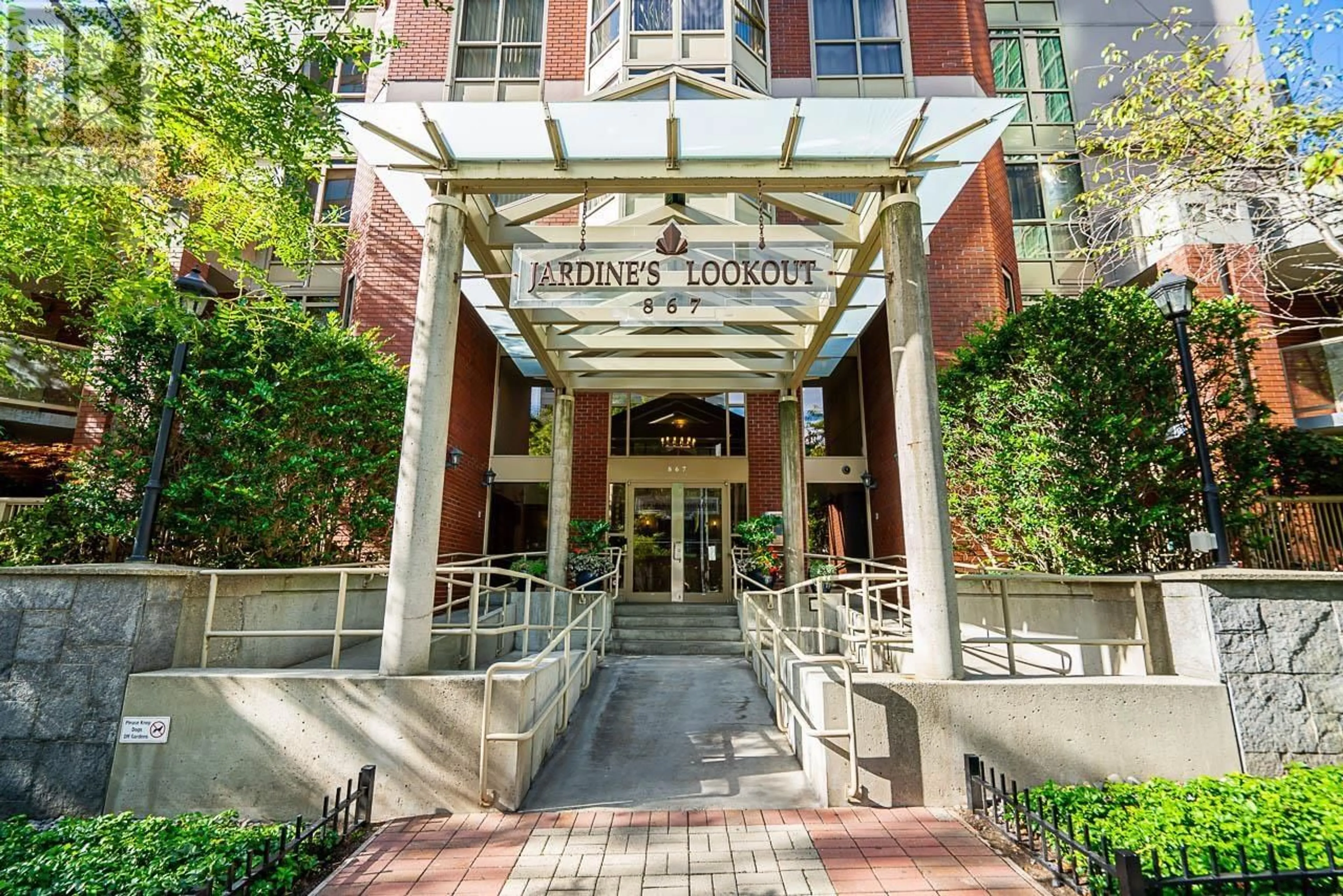 Indoor foyer for 1305 867 HAMILTON STREET, Vancouver British Columbia V6B6B7