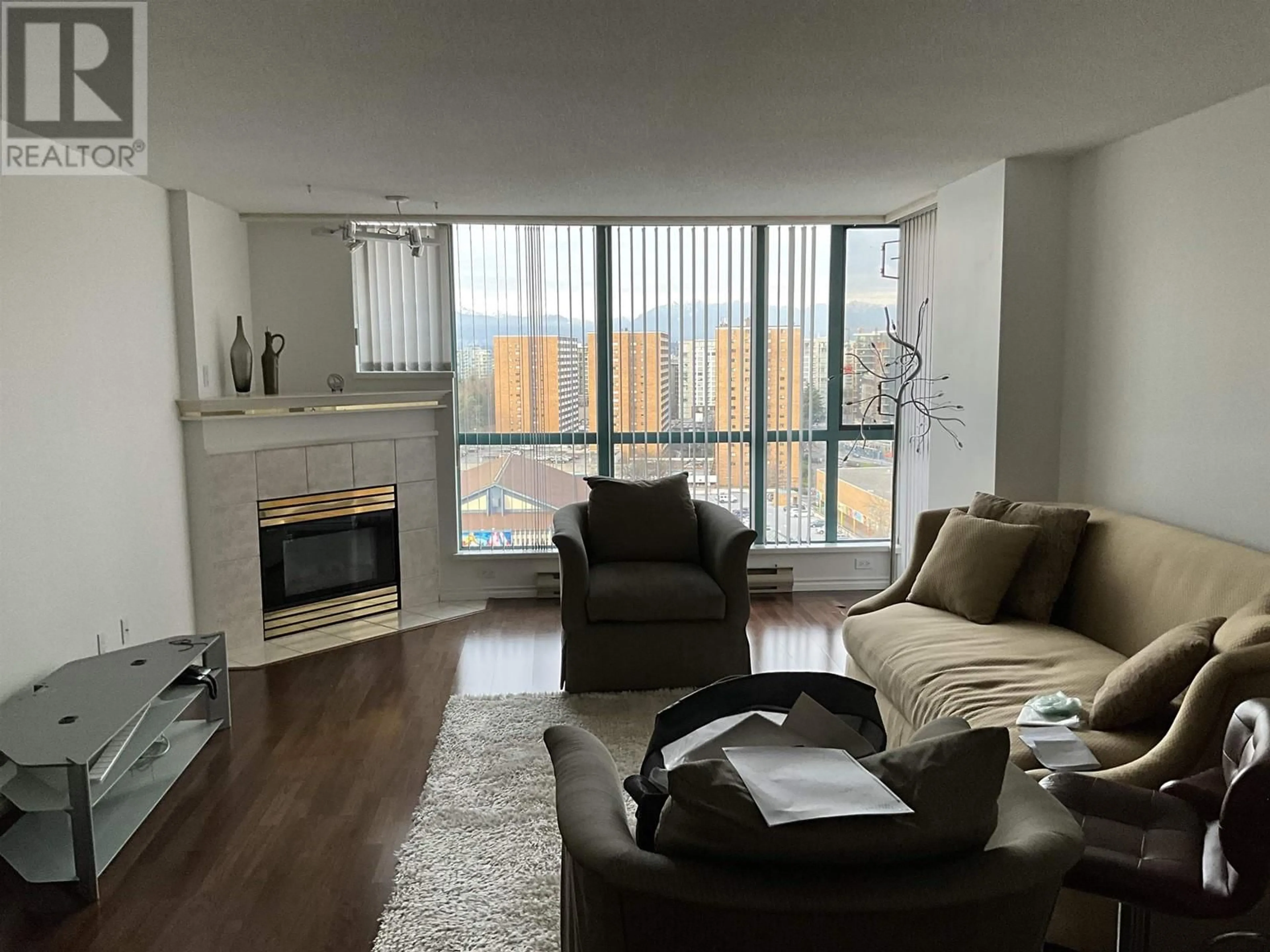 Living room with furniture, unknown for 1606 - 7500 GRANVILLE AVENUE, Richmond British Columbia V6Y3Y6