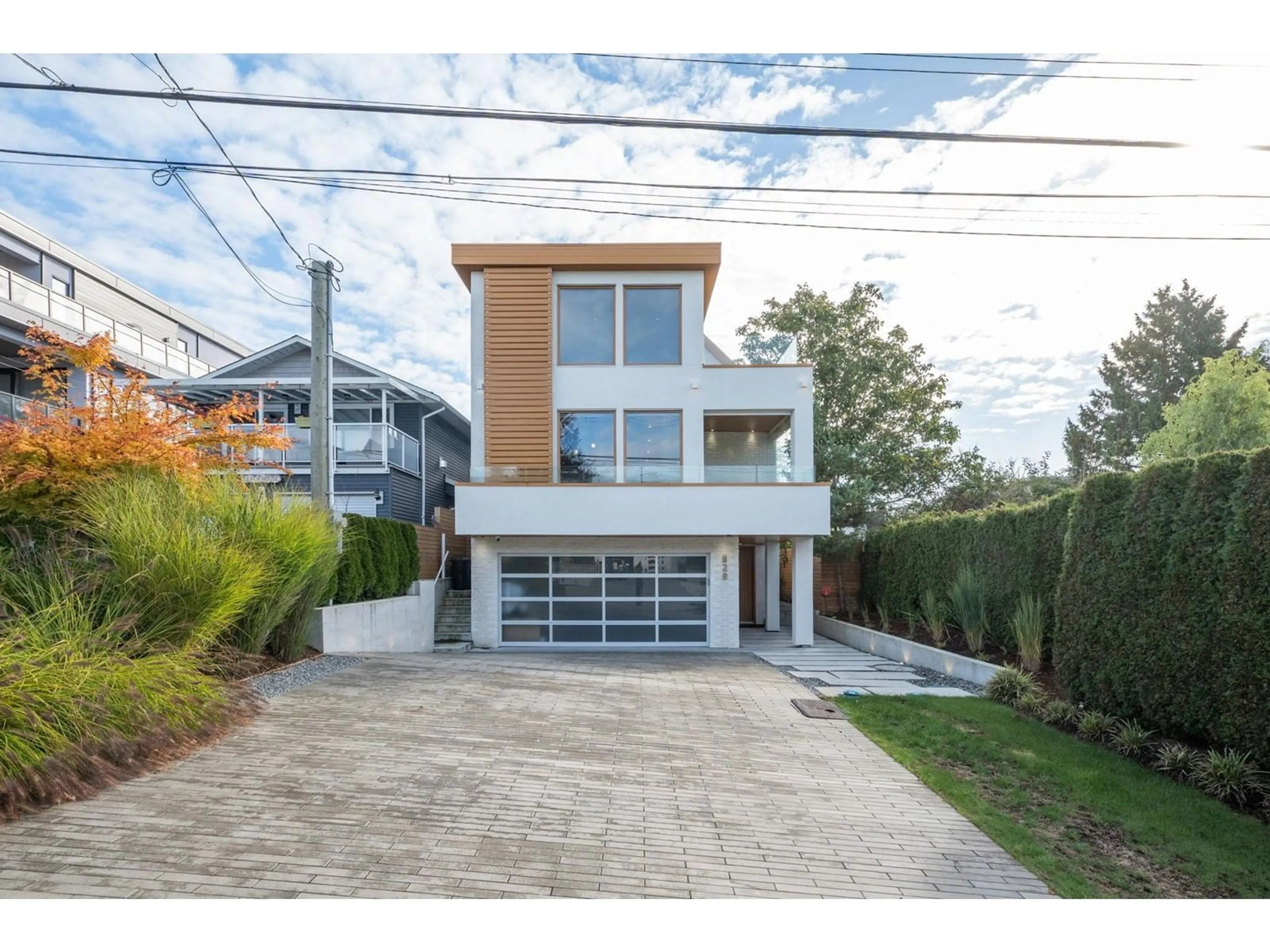 Frontside or backside of a home, the street view for 828 STEVENS STREET, White Rock British Columbia V4B4X2