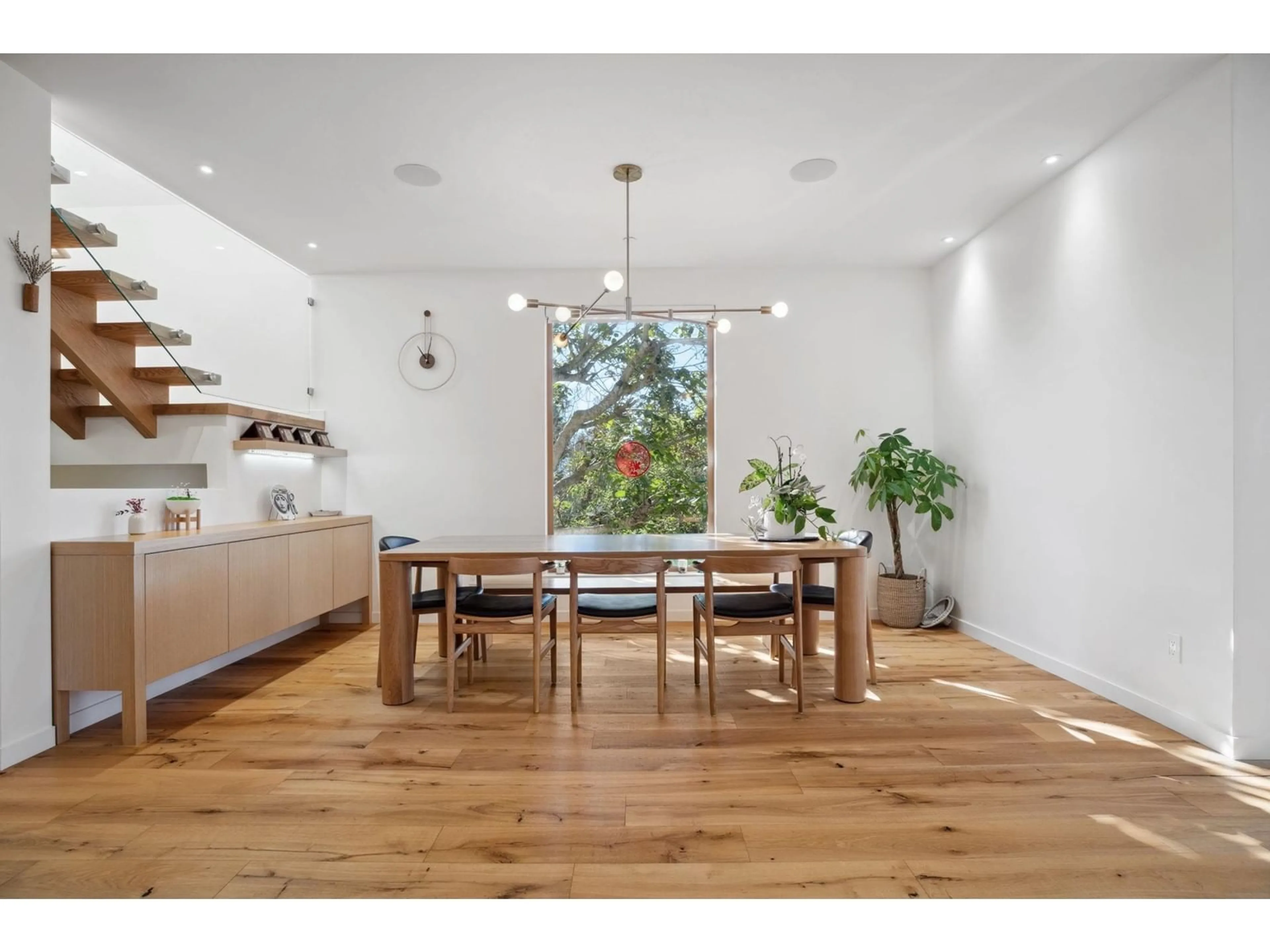 Dining room, wood floors, cottage for 828 STEVENS STREET, White Rock British Columbia V4B4X2