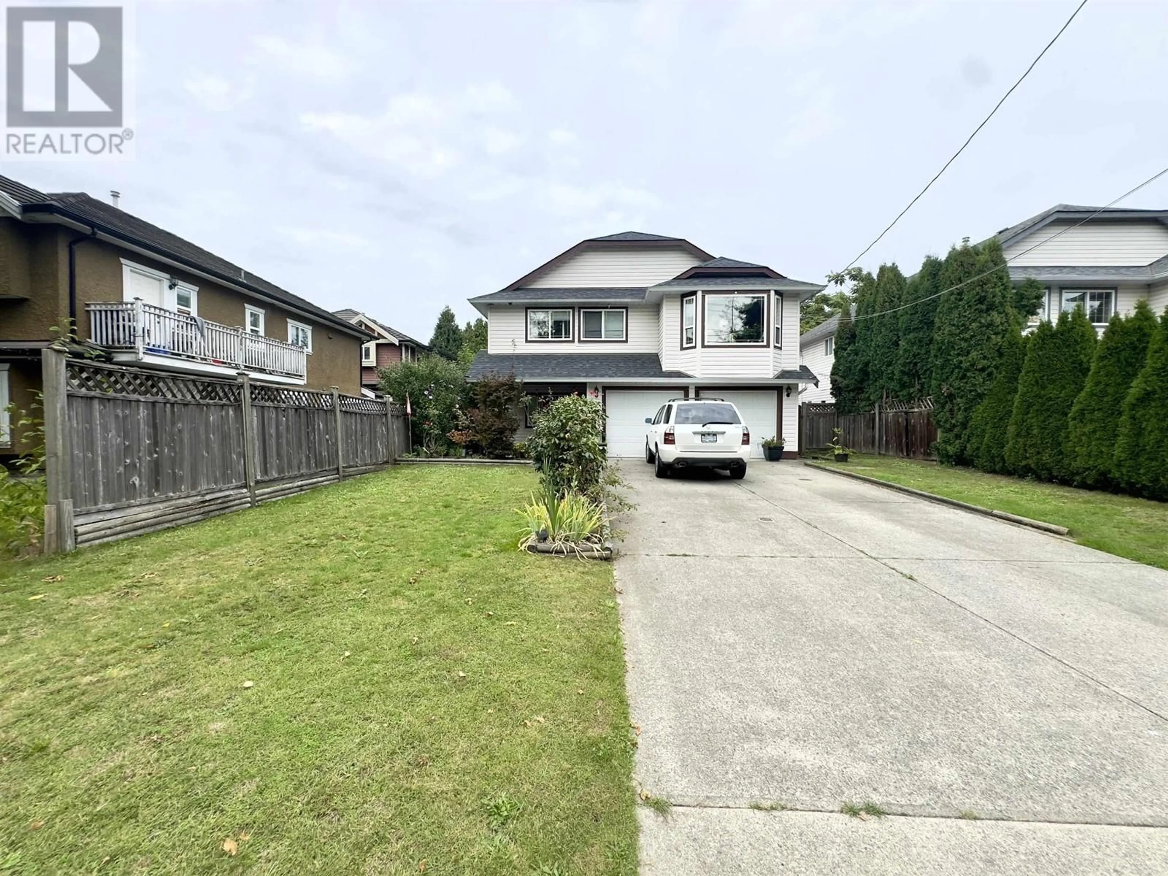 A pic from outside/outdoor area/front of a property/back of a property/a pic from drone, street for 585 ALDERSON AVENUE, Coquitlam British Columbia V3K1T4