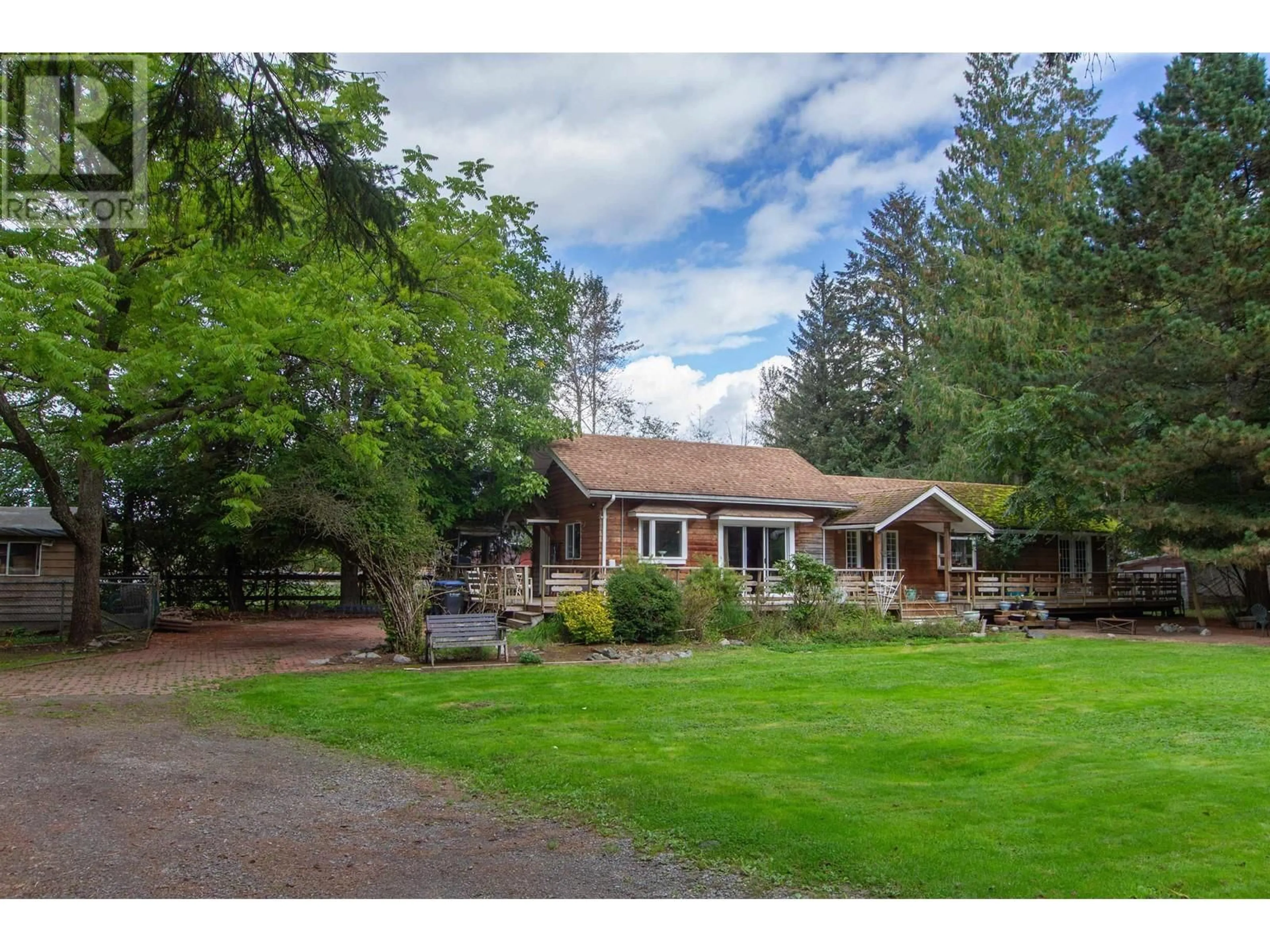 Frontside or backside of a home, cottage for 1020 FINCH DRIVE, Squamish British Columbia V8B0C2