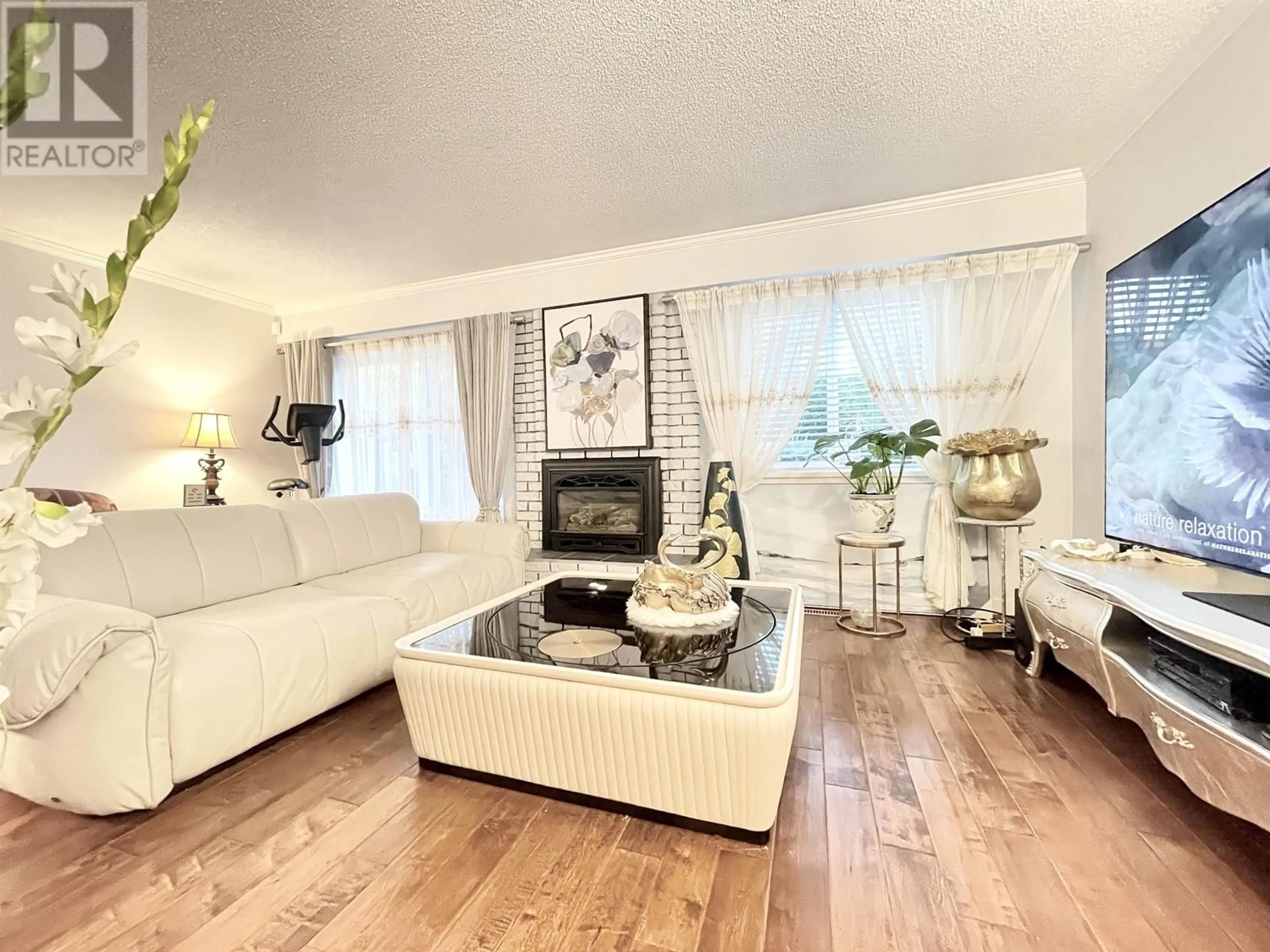 Living room, wood floors for 165 3031 WILLIAMS ROAD, Richmond British Columbia V7E4G1