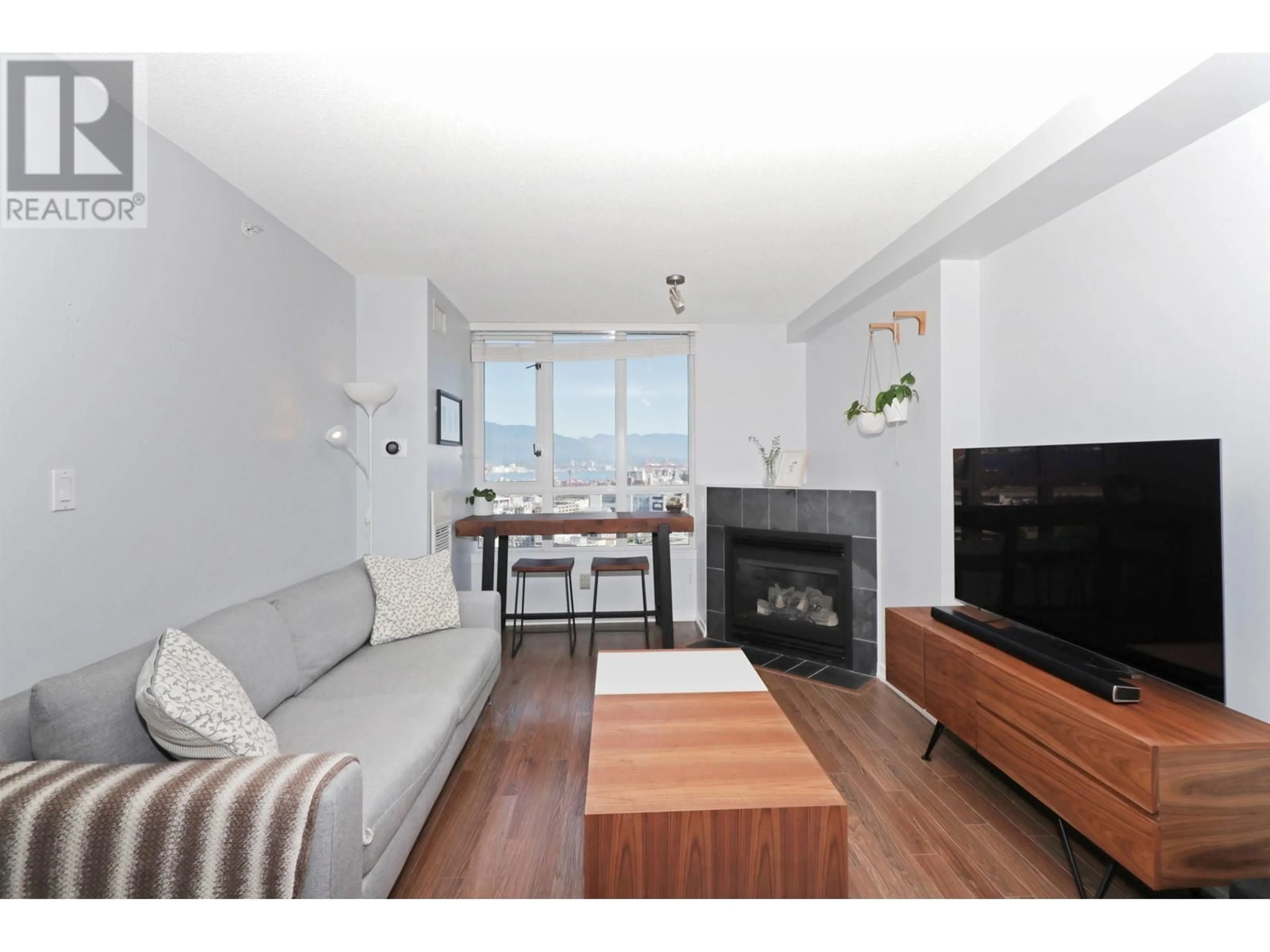 Living room, wood floors for 2207 63 KEEFER PLACE, Vancouver British Columbia V6B6N6