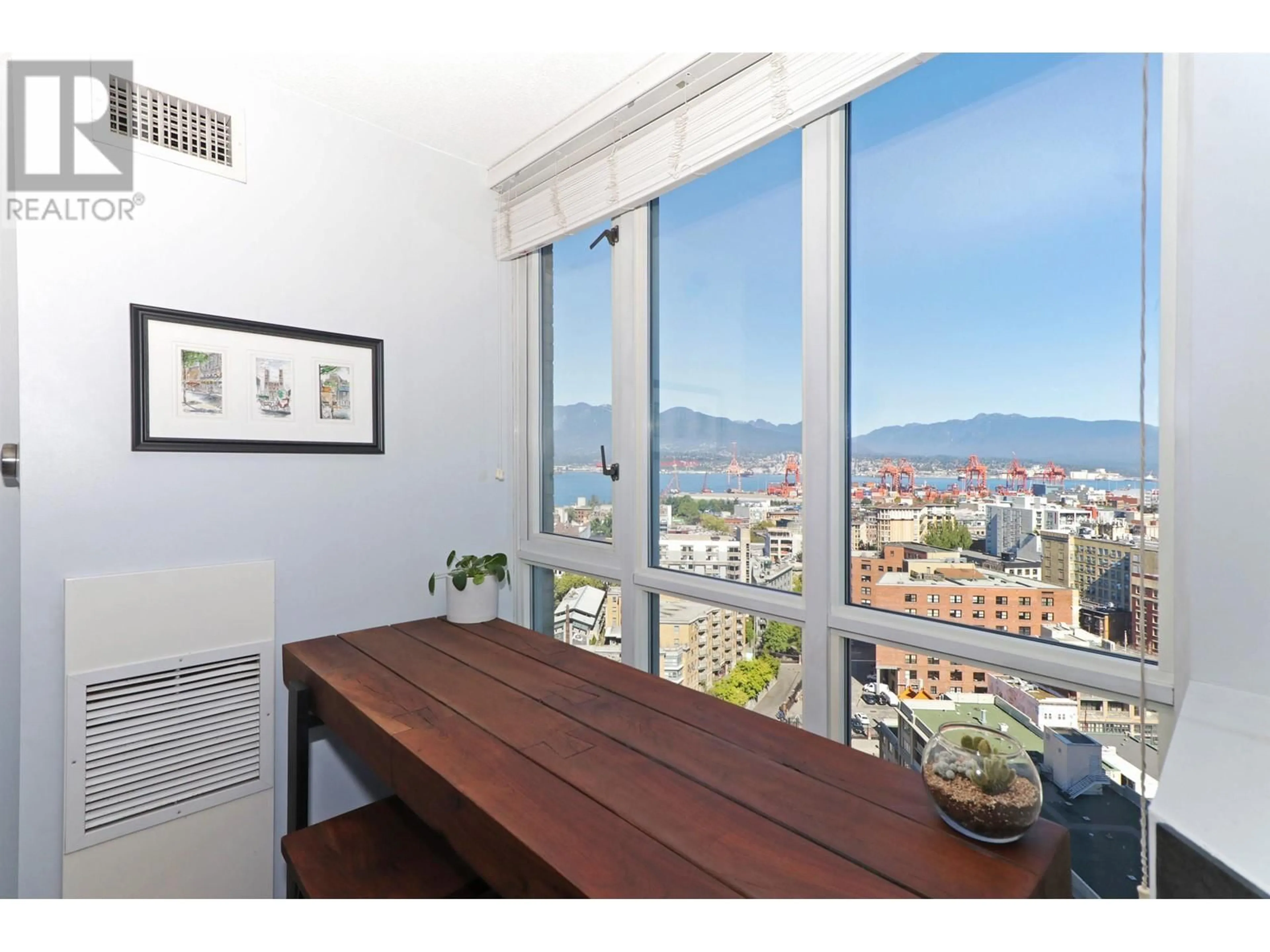 Other indoor space, wood floors for 2207 63 KEEFER PLACE, Vancouver British Columbia V6B6N6