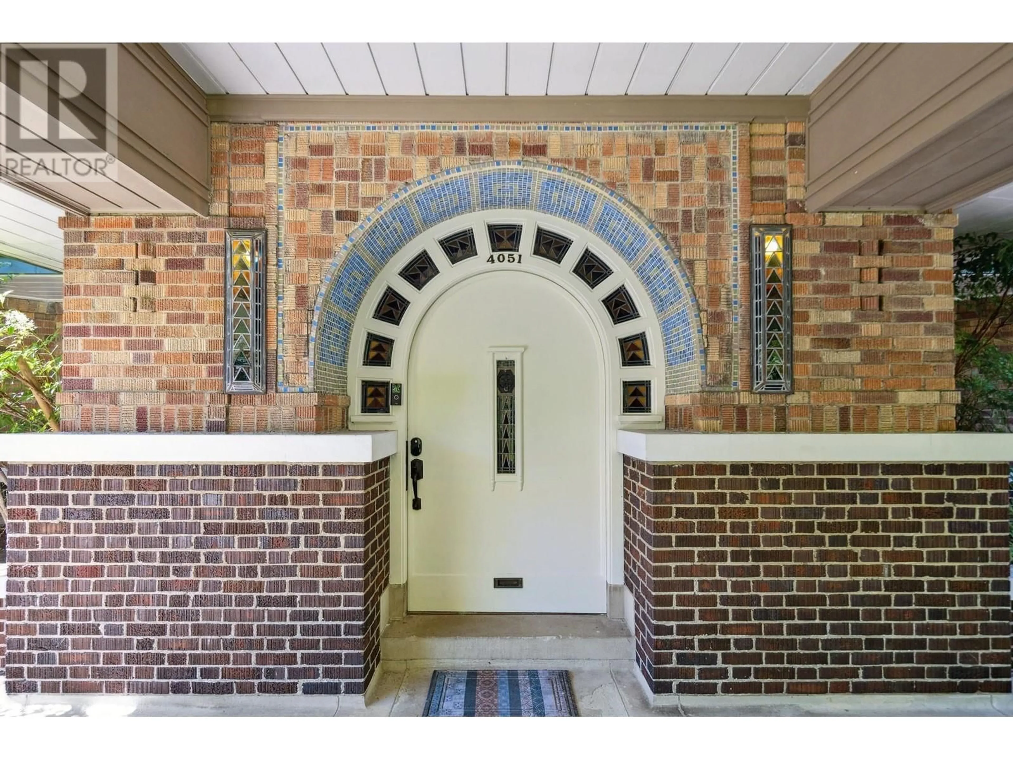 Indoor entryway, ceramic floors for 4051 MARGUERITE STREET, Vancouver British Columbia V6J4E8