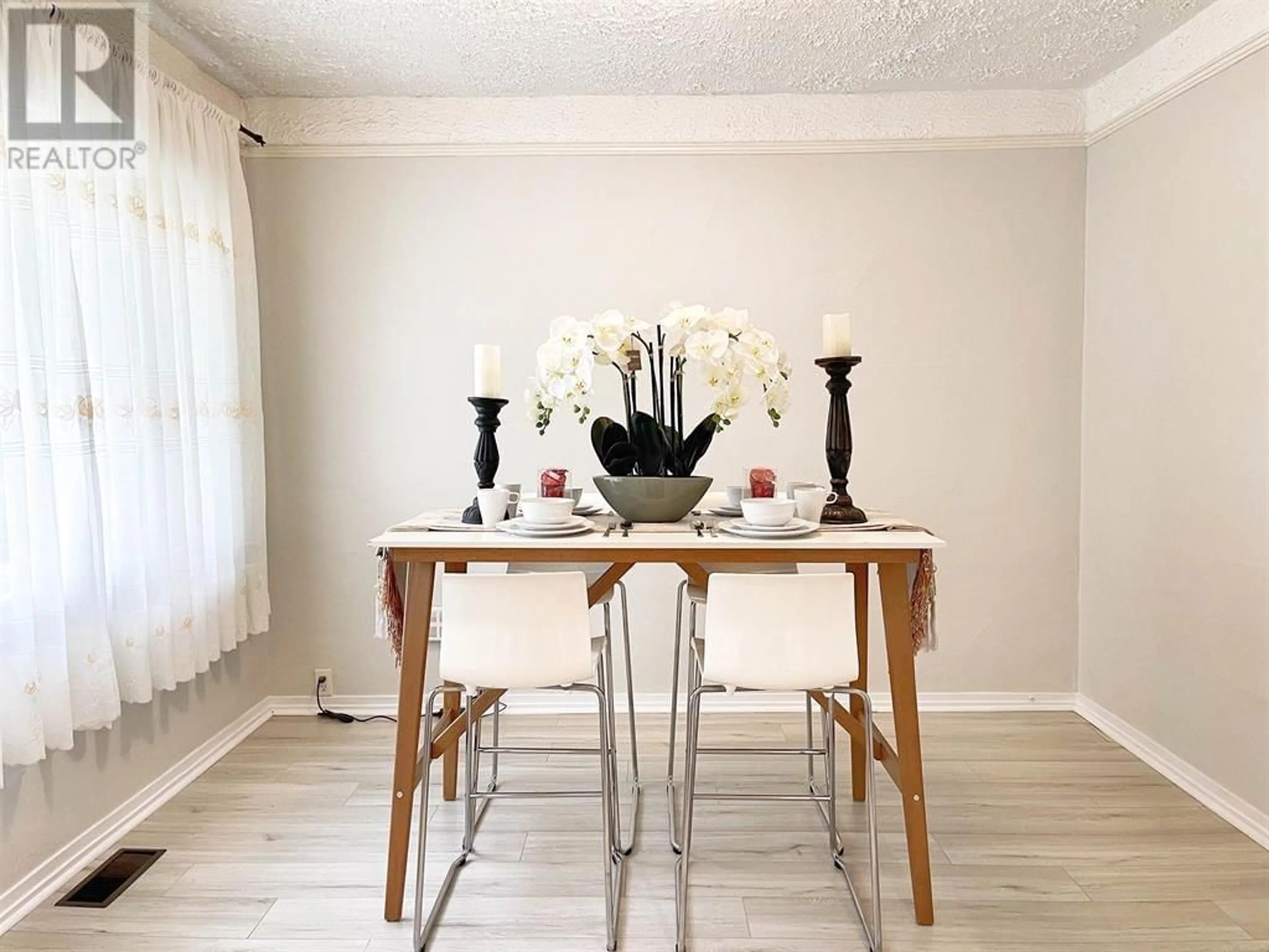 Dining room, wood floors, cottage for 3093 W 29TH AVENUE, Vancouver British Columbia V6L1Y5