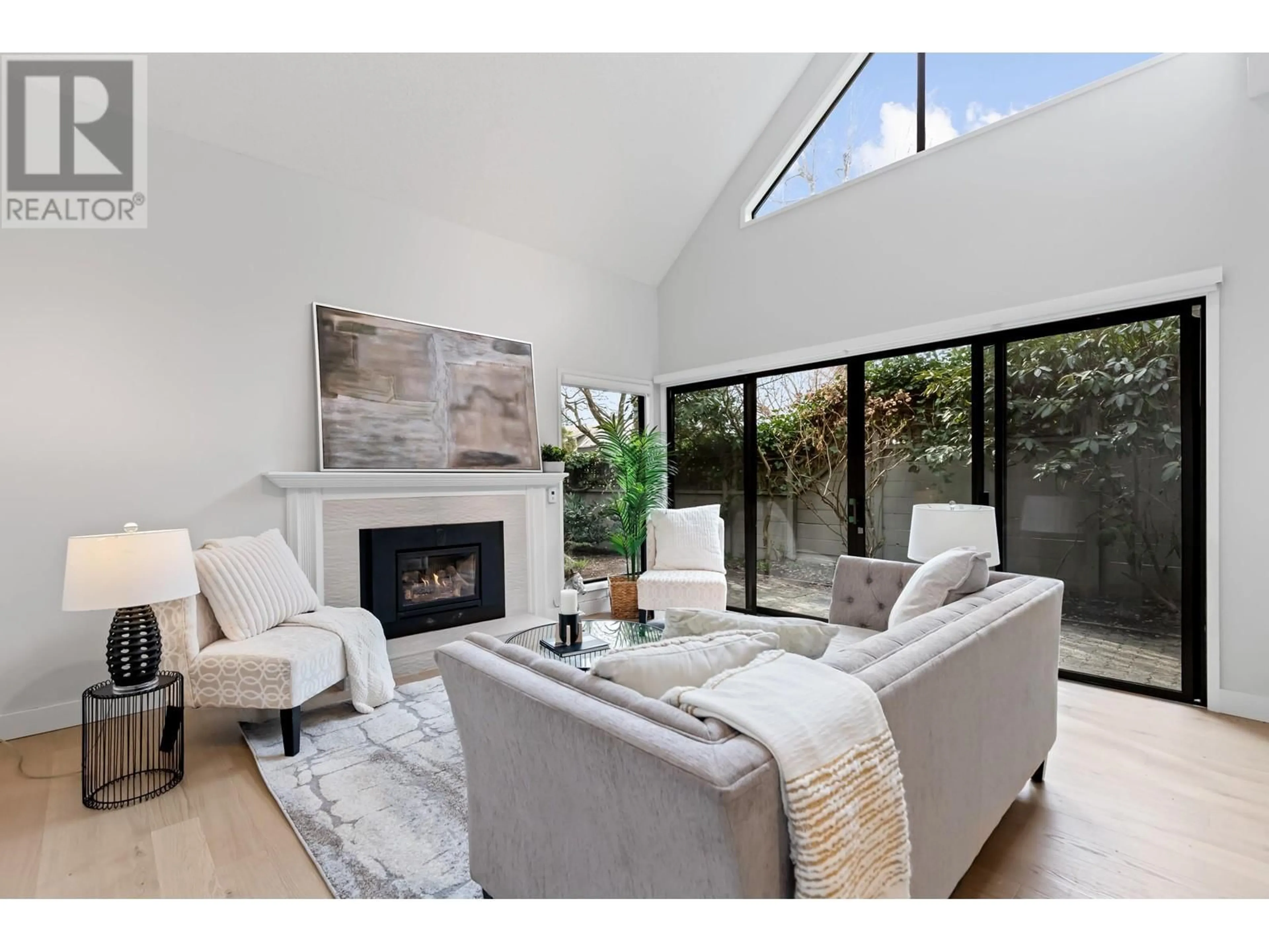 Living room, wood floors for 1937 CREELMAN AVENUE, Vancouver British Columbia V6J1B8