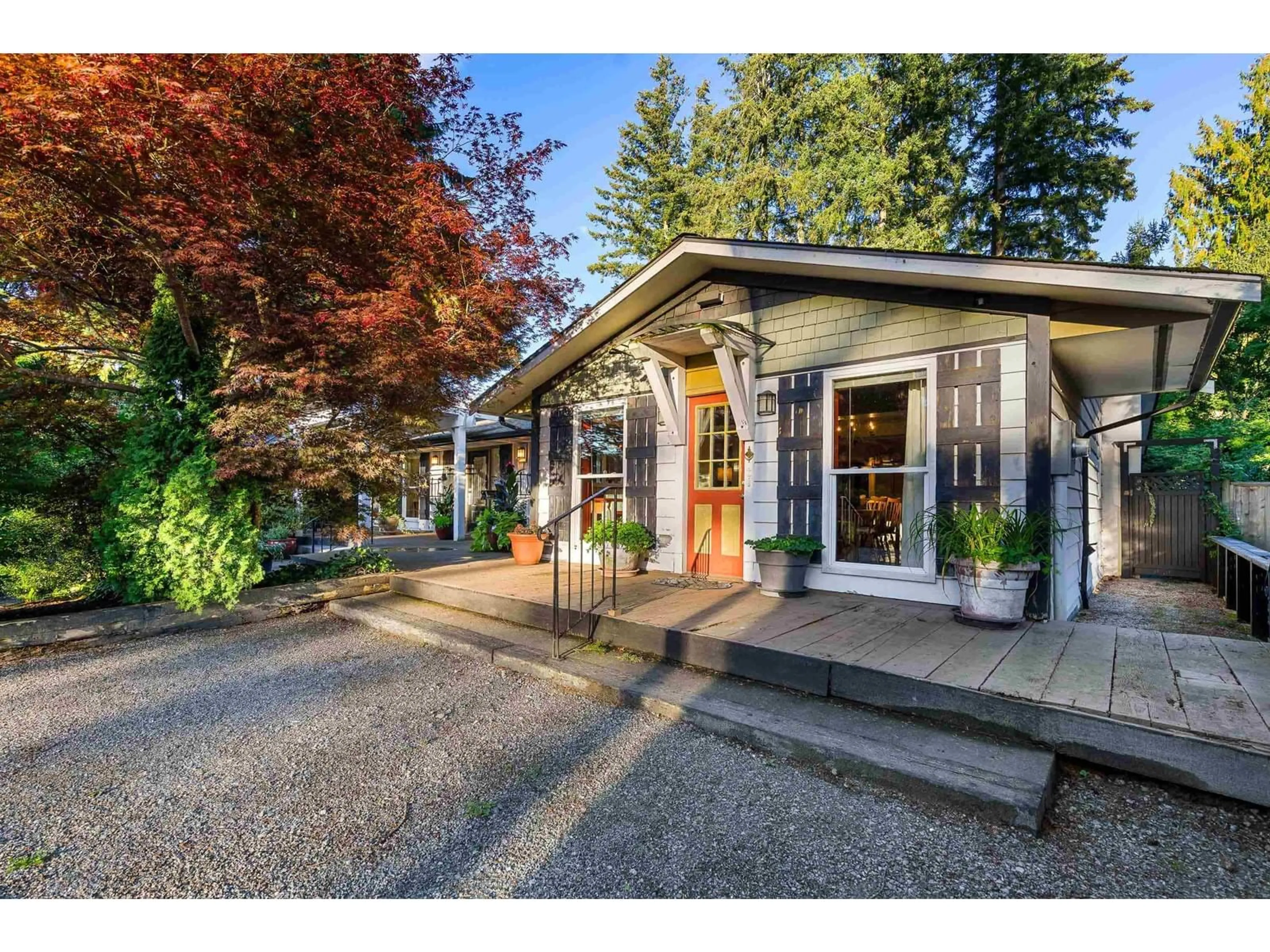 Indoor foyer for 4570 198B STREET, Langley British Columbia V3A1H5