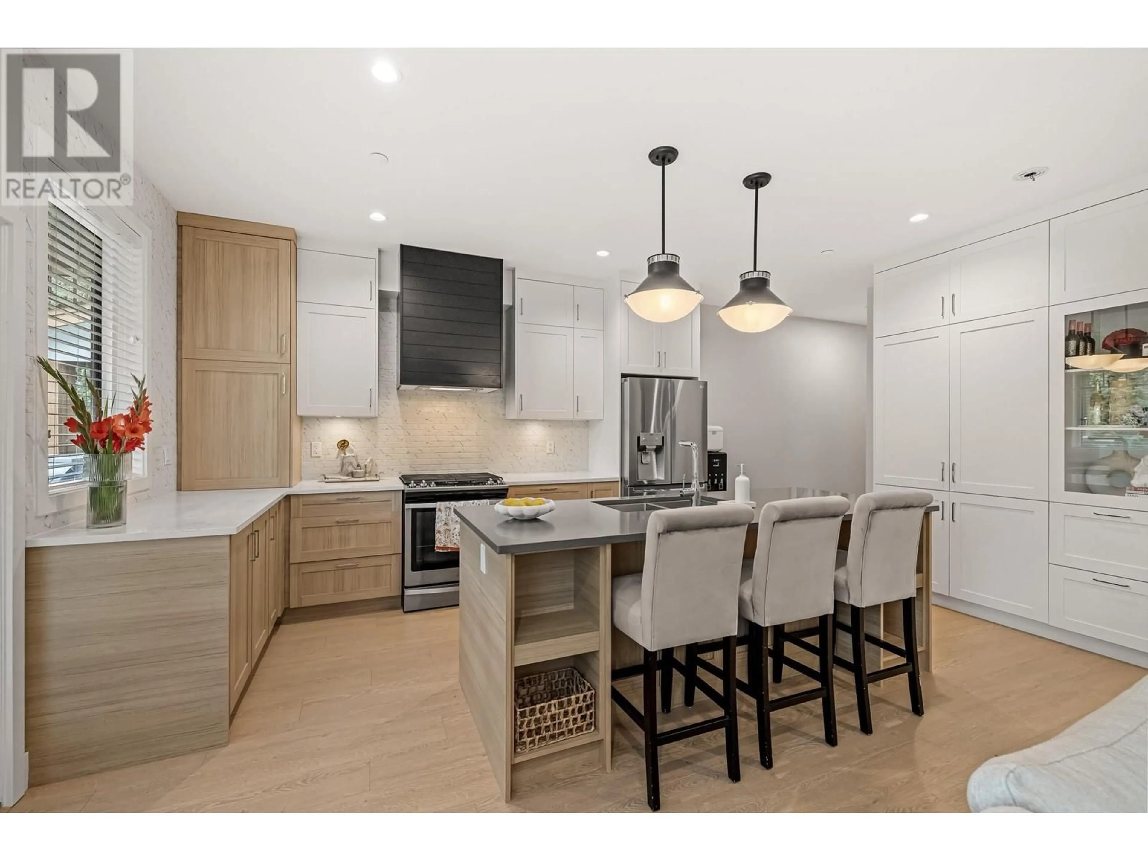 Open concept kitchen for 11 13263 236 STREET, Maple Ridge British Columbia V4R0H3