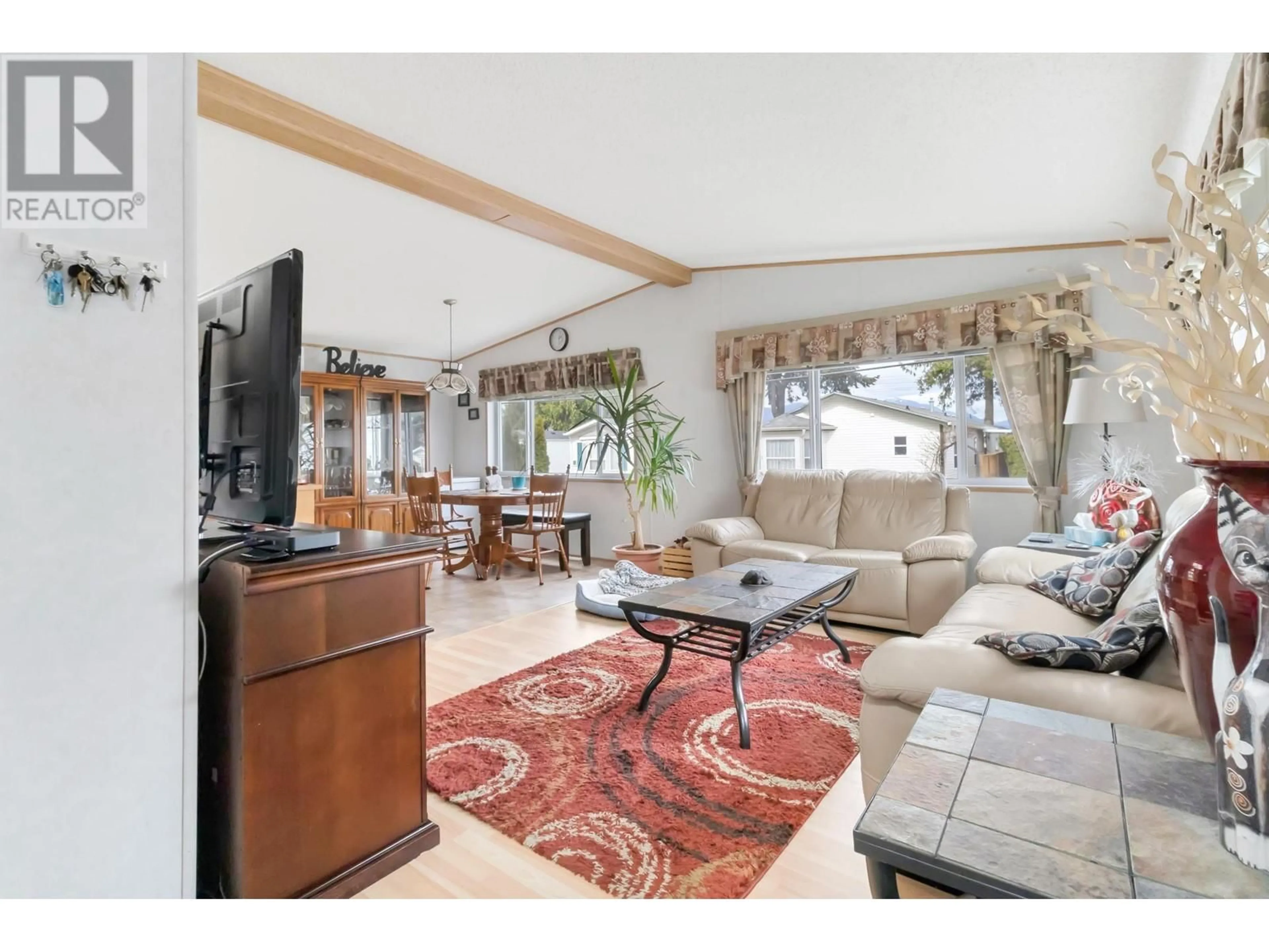 Living room, wood floors for 13 6338 VEDDER ROAD, Chilliwack British Columbia V2R1C6