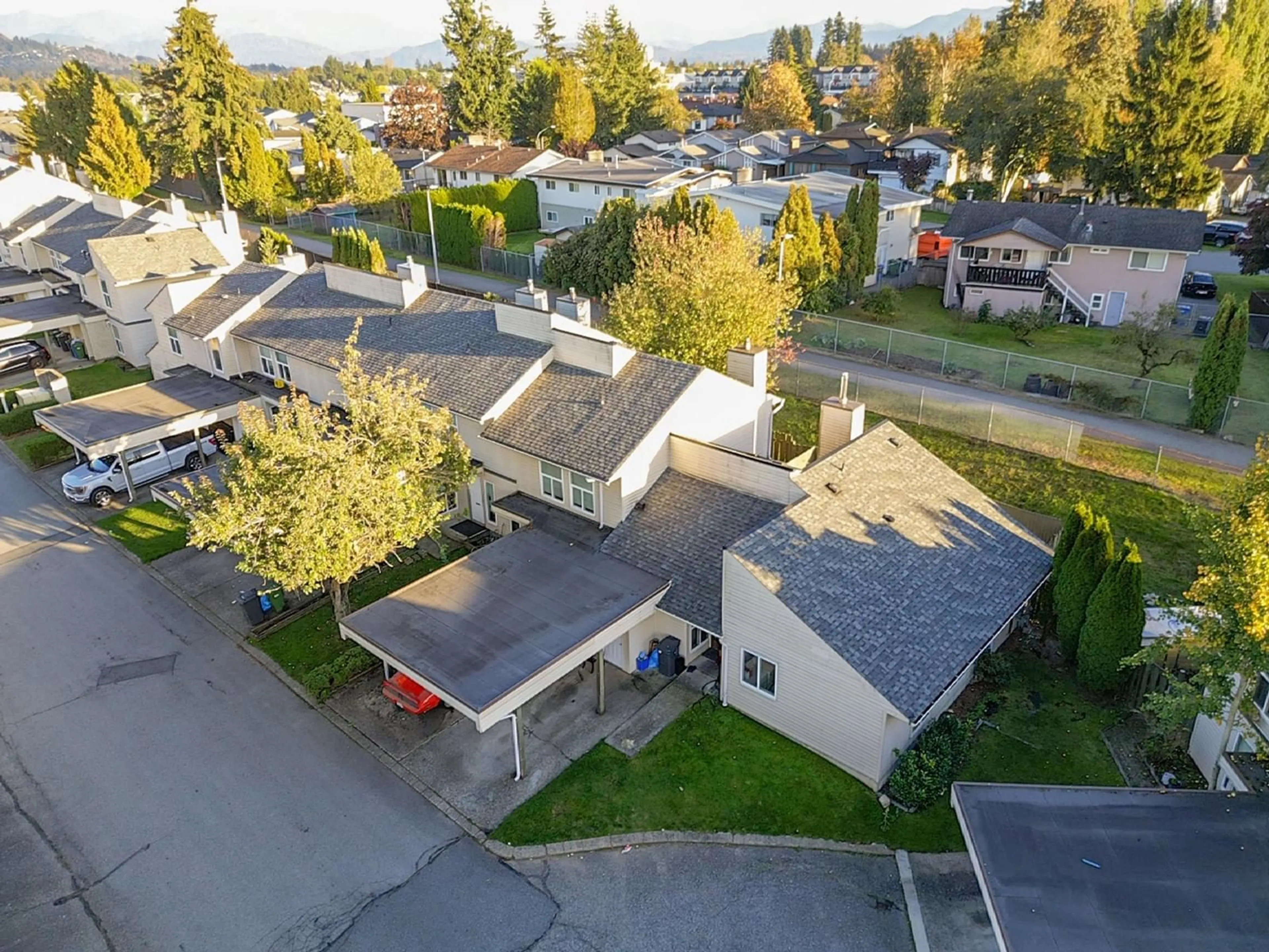 A pic from exterior of the house or condo, the street view for 255 32550 MACLURE ROAD, Abbotsford British Columbia V2T4N3