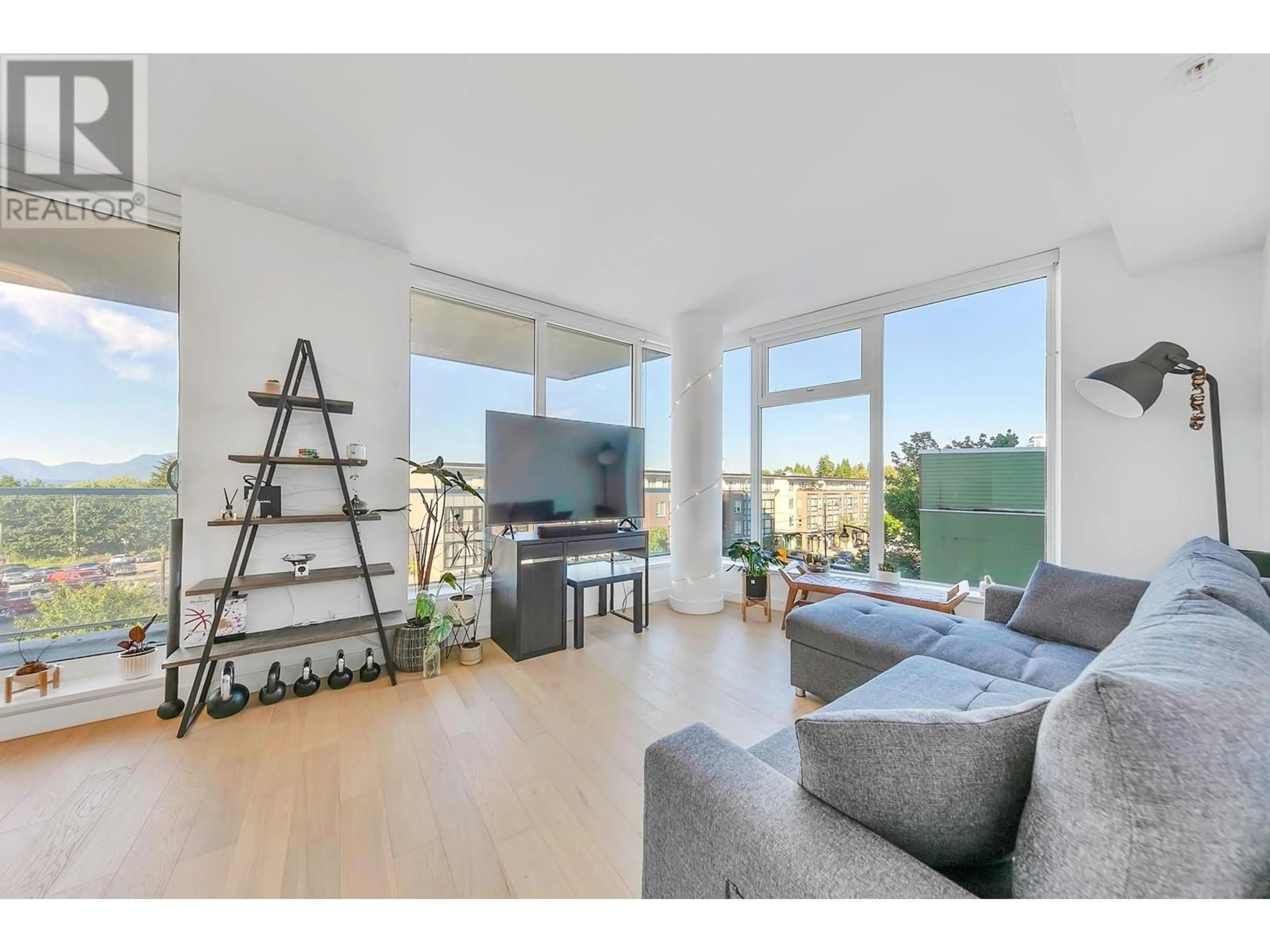 Living room, wood floors for 512 2220 KINGSWAY STREET, Vancouver British Columbia V5N2T7