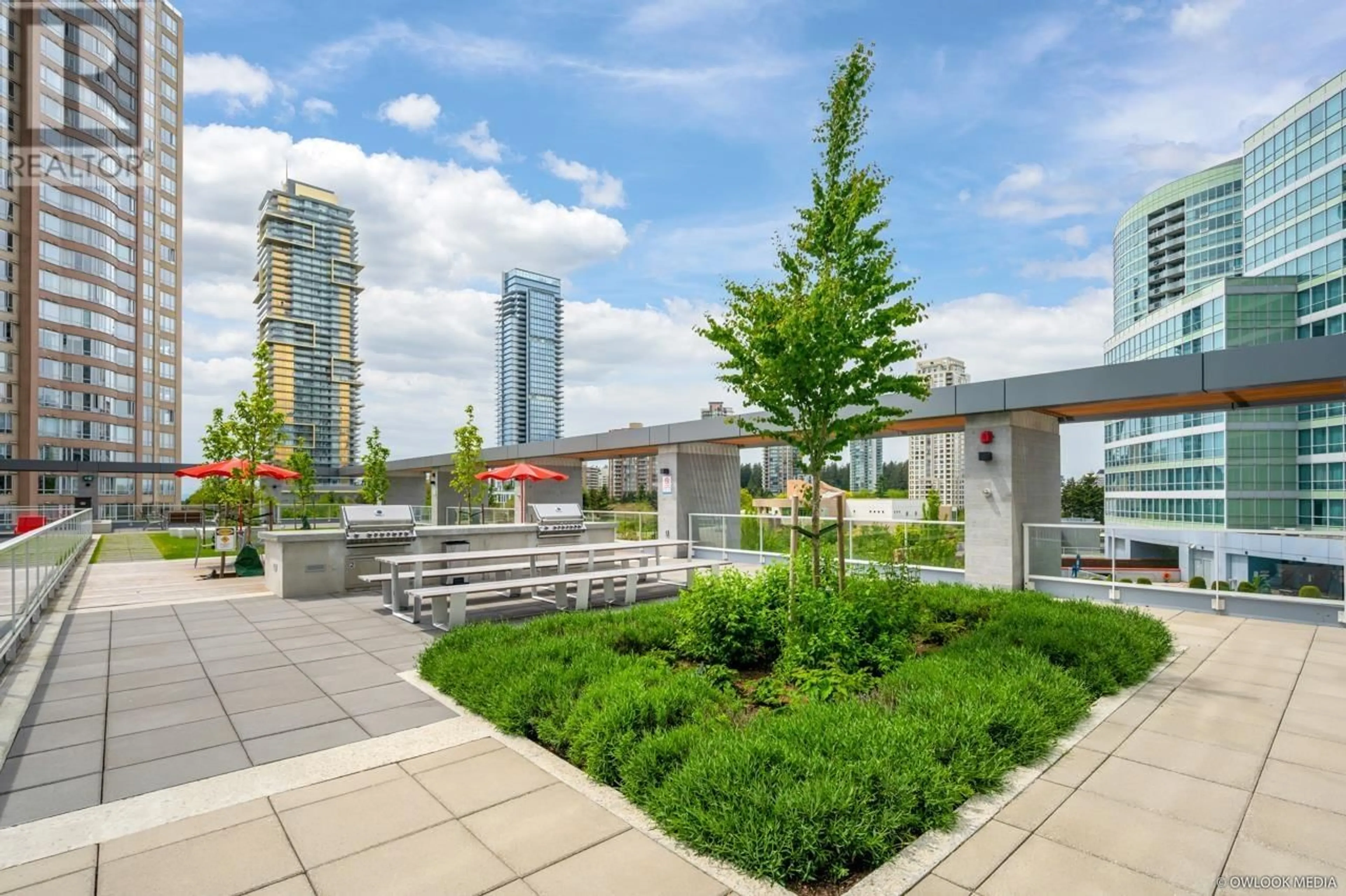 Patio, the view of city buildings for 1505 6080 MCKAY AVENUE, Burnaby British Columbia V5H0J4