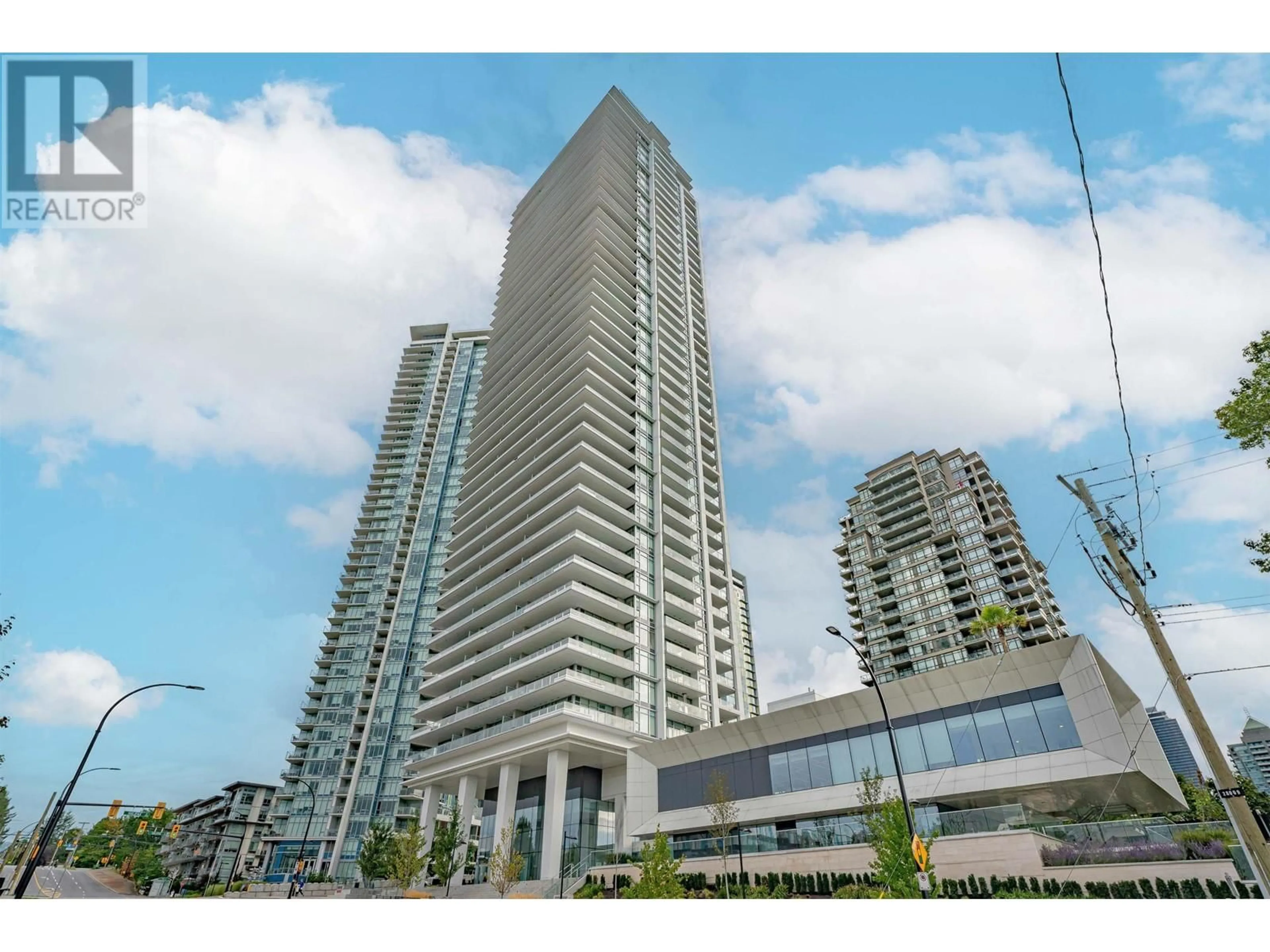 A pic from exterior of the house or condo, the view of city buildings for 3306 1888 GILMORE AVENUE, Burnaby British Columbia V5C0L2