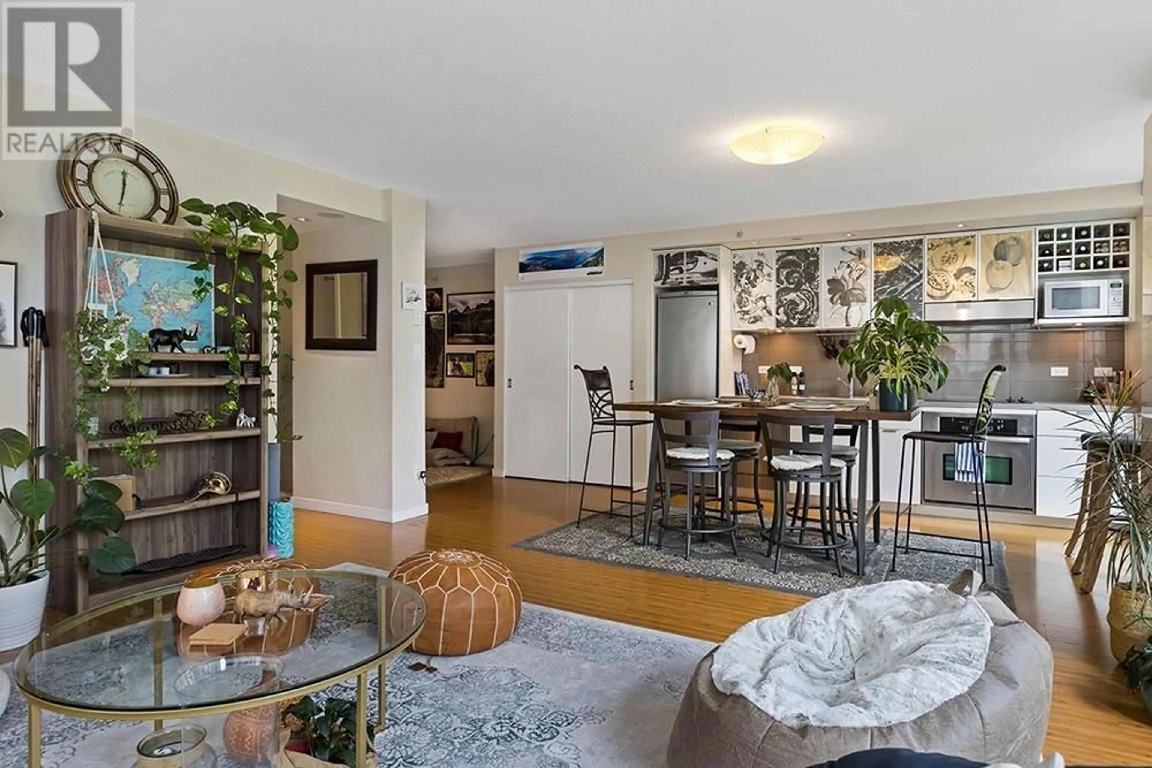 Living room, wood floors for 501 168 POWELL STREET, Vancouver British Columbia V6A0B2