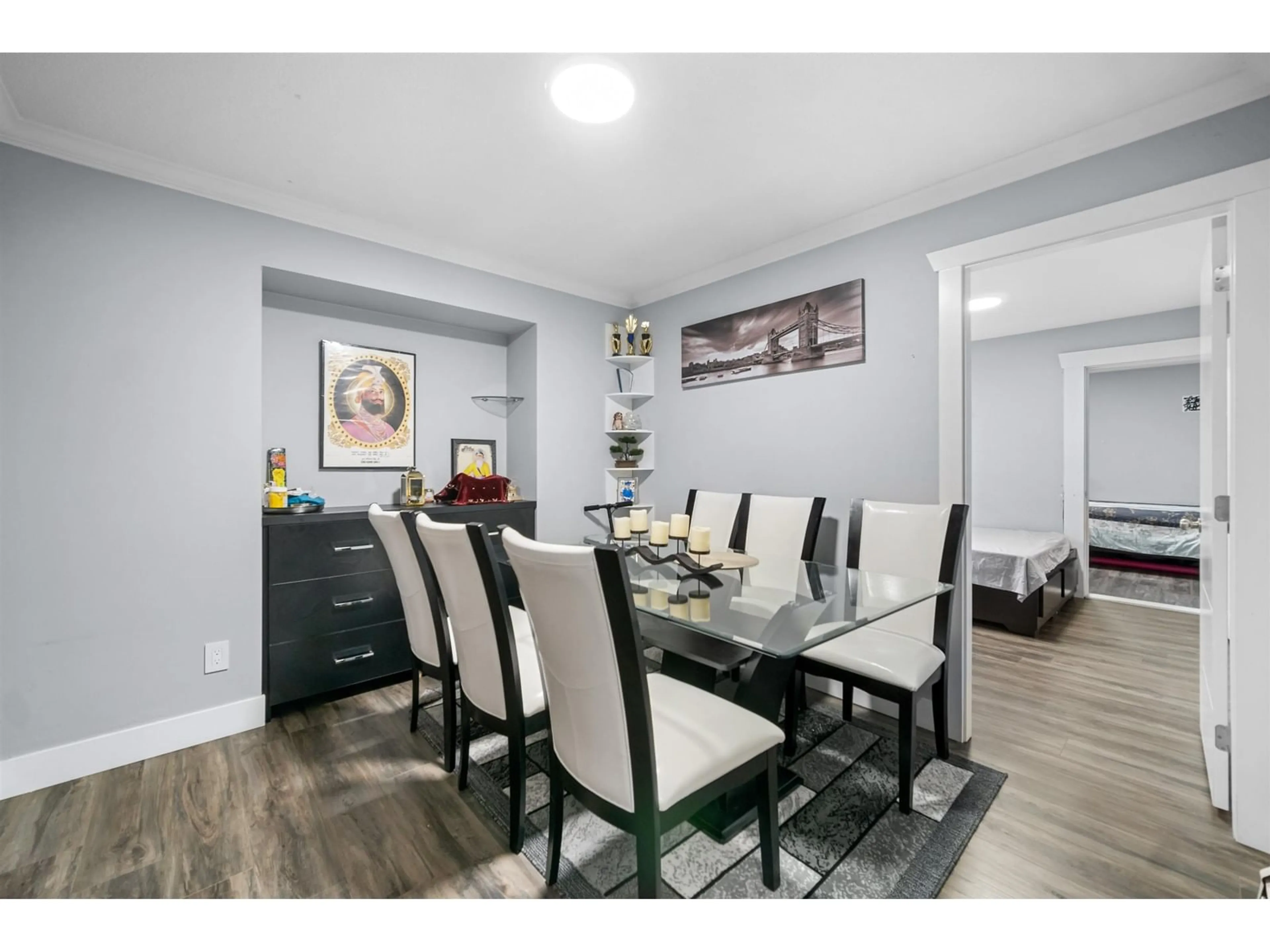 Dining room, wood/laminate floor for 13249 81A AVENUE, Surrey British Columbia V3W8Z2