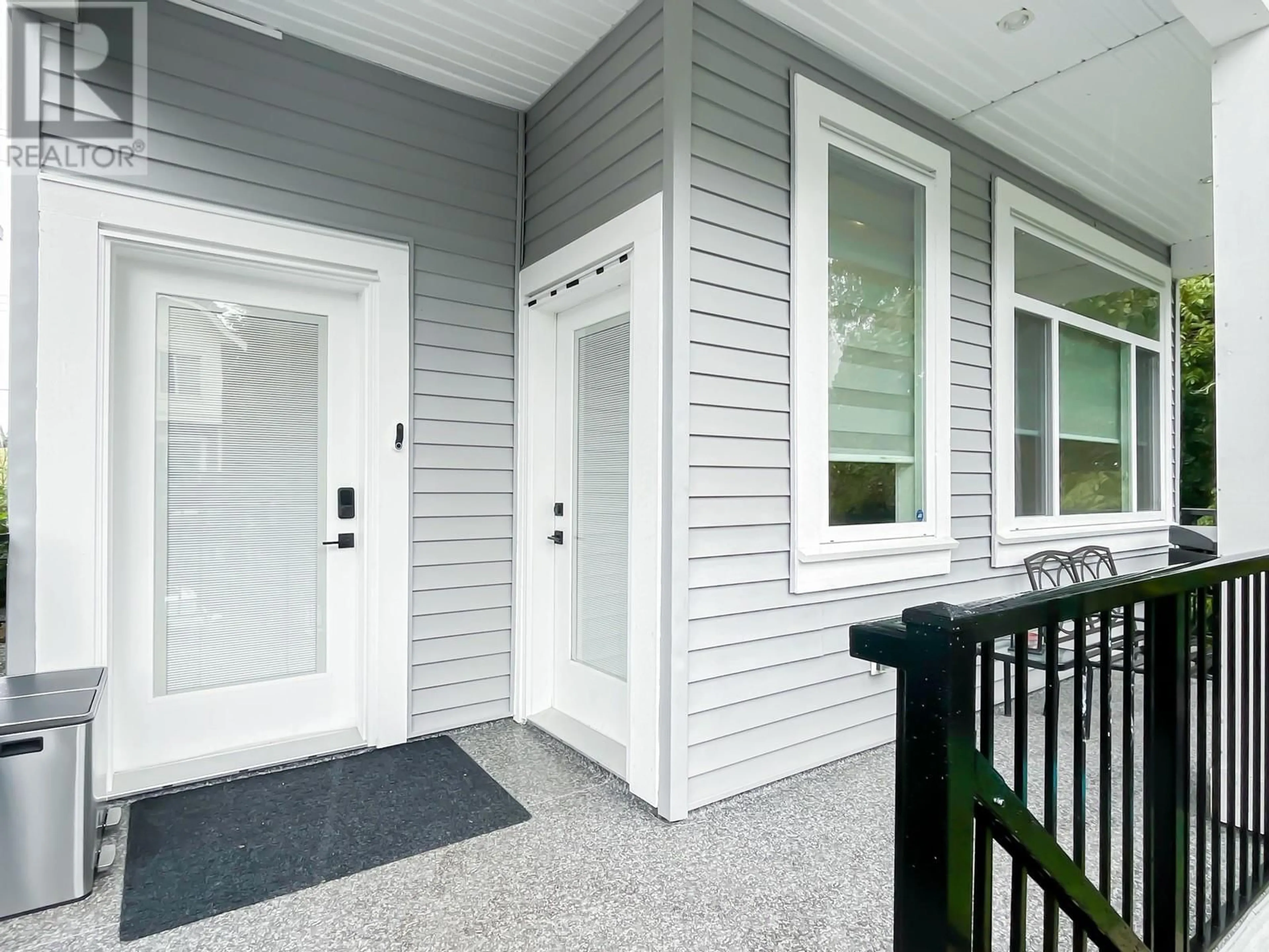 Indoor entryway, wood floors for 11046 240 STREET, Maple Ridge British Columbia V2W1H6