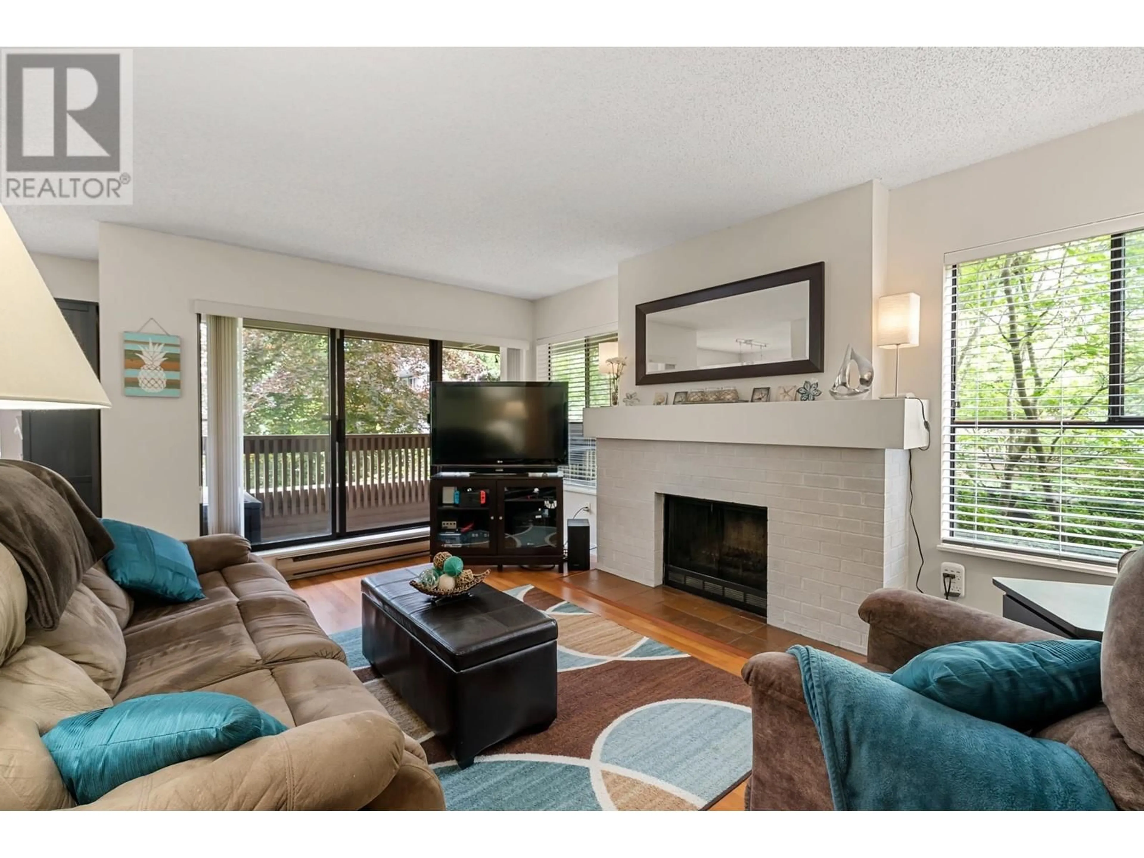 Living room, wood floors for 128 7451 MINORU BOULEVARD, Richmond British Columbia V6Y1Z3