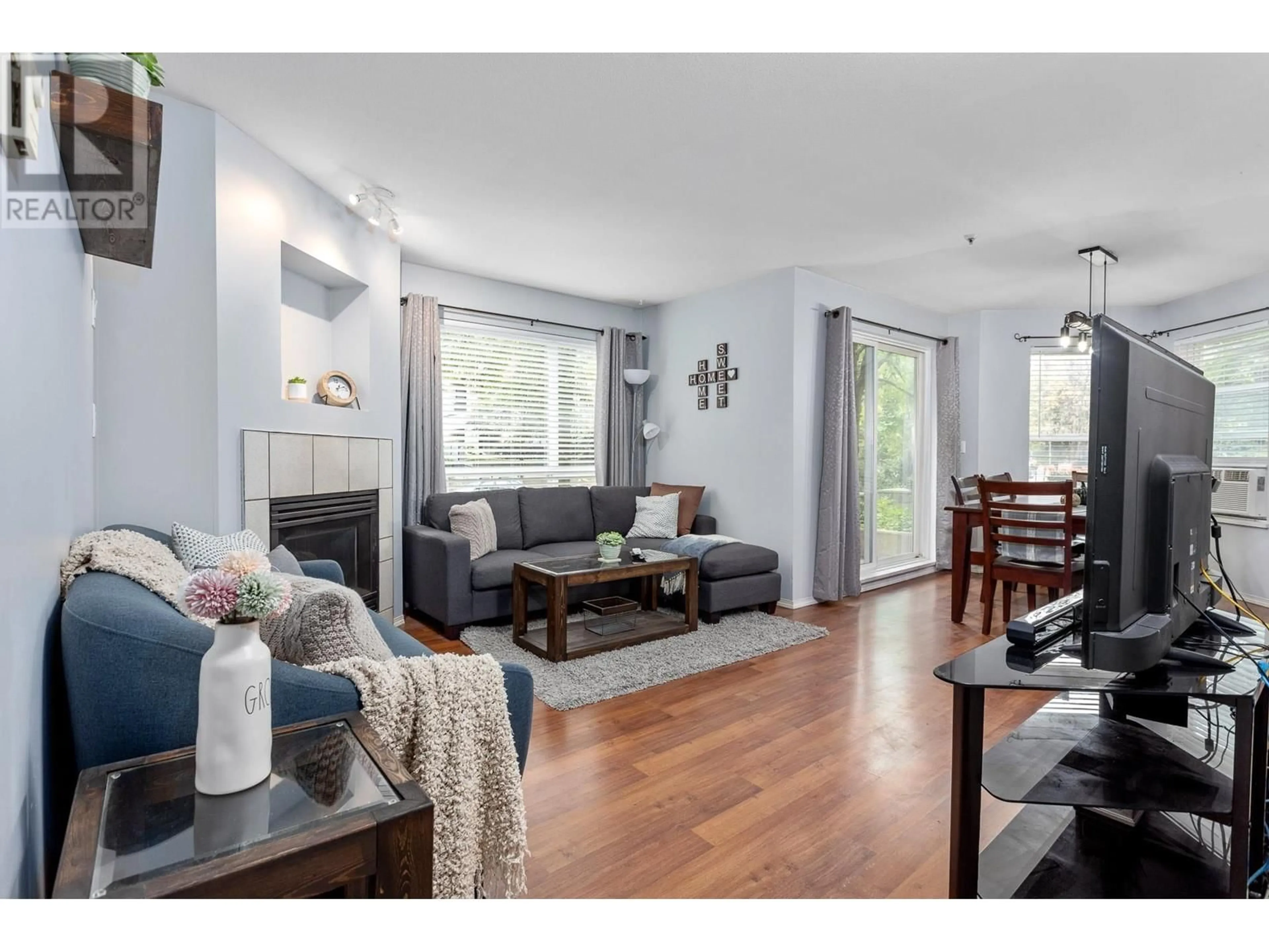 Living room, wood floors for 106 2437 WELCHER AVENUE, Port Coquitlam British Columbia V3C1X8